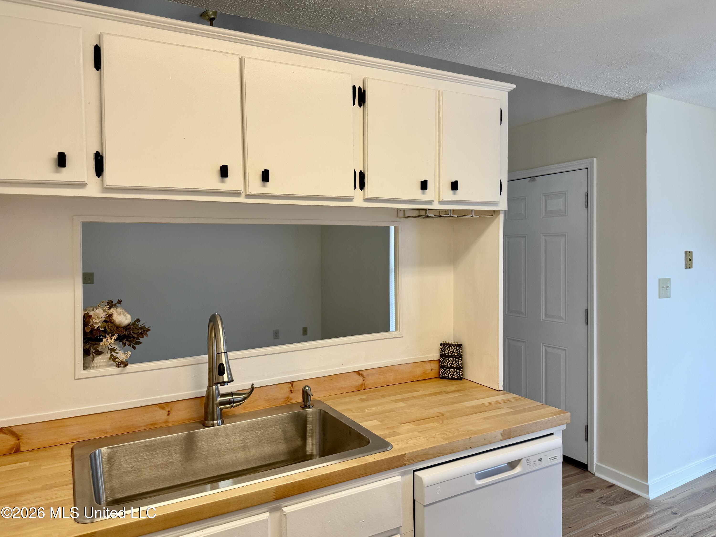 2010 Red Oak Drive Property Photo 11