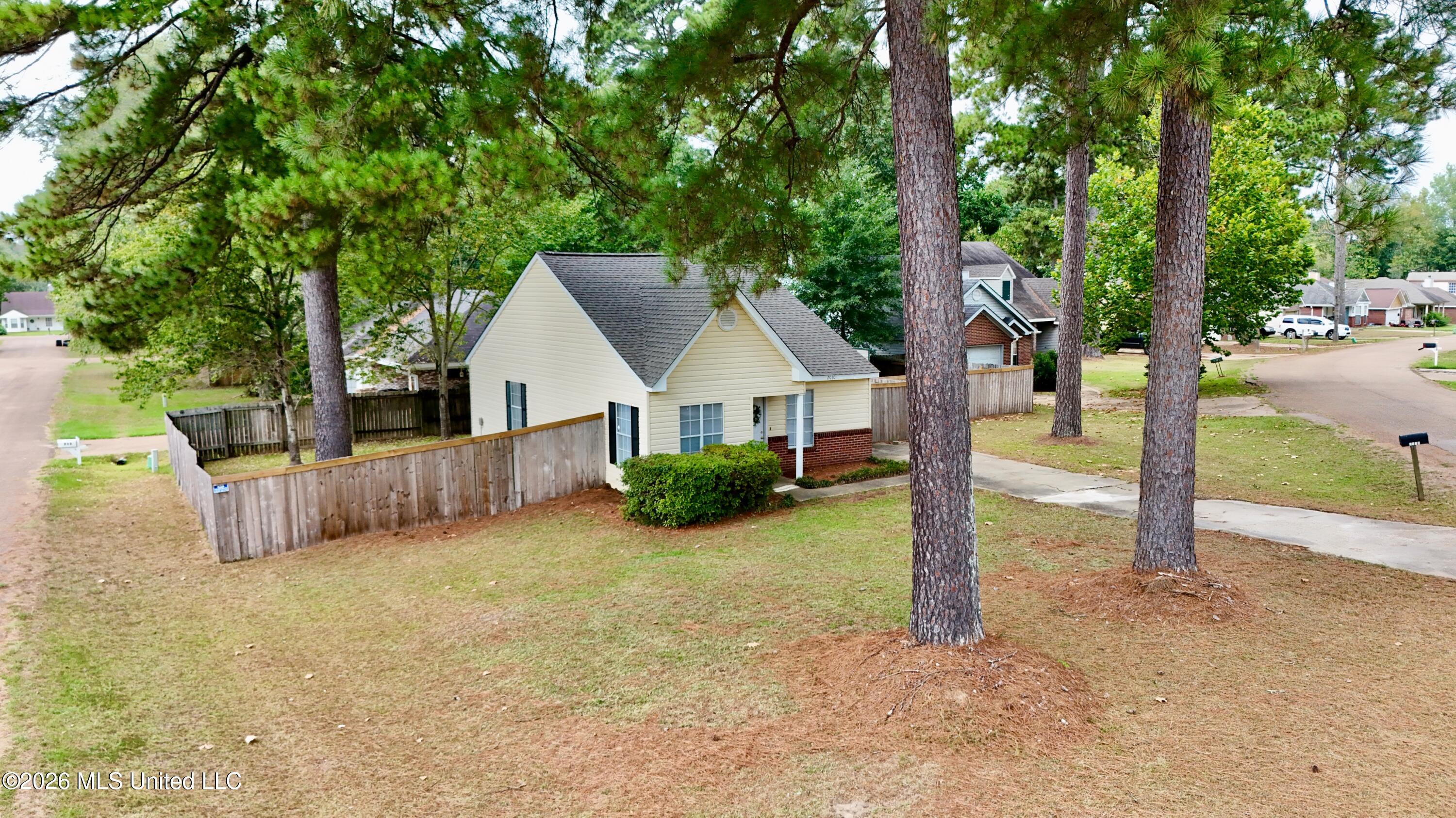2010 Red Oak Drive Property Photo 27