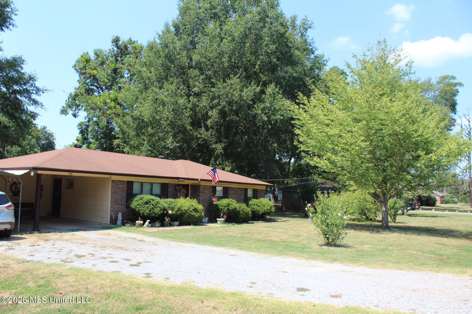 308 Walnut Street Property Photo 4