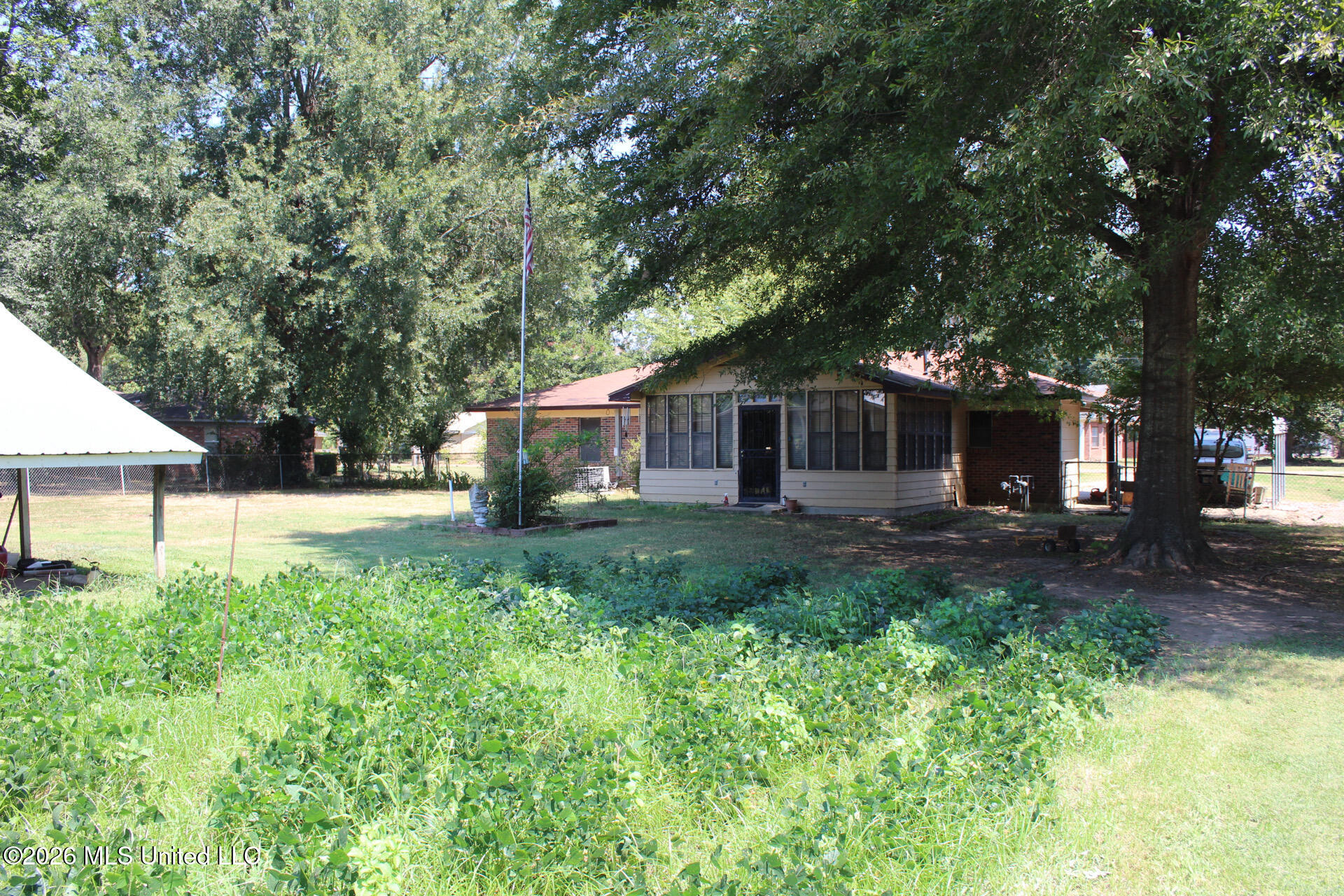 308 Walnut Street Property Photo 6