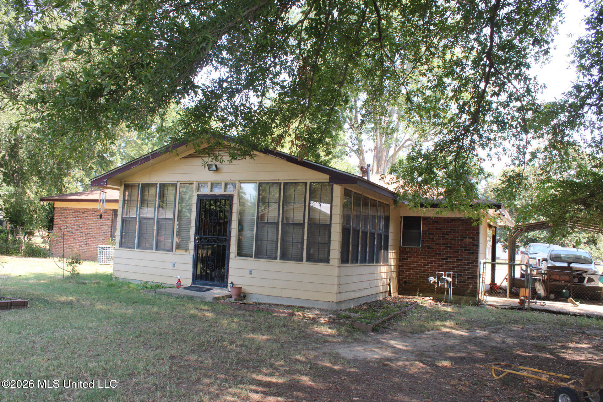 308 Walnut Street Property Photo 9