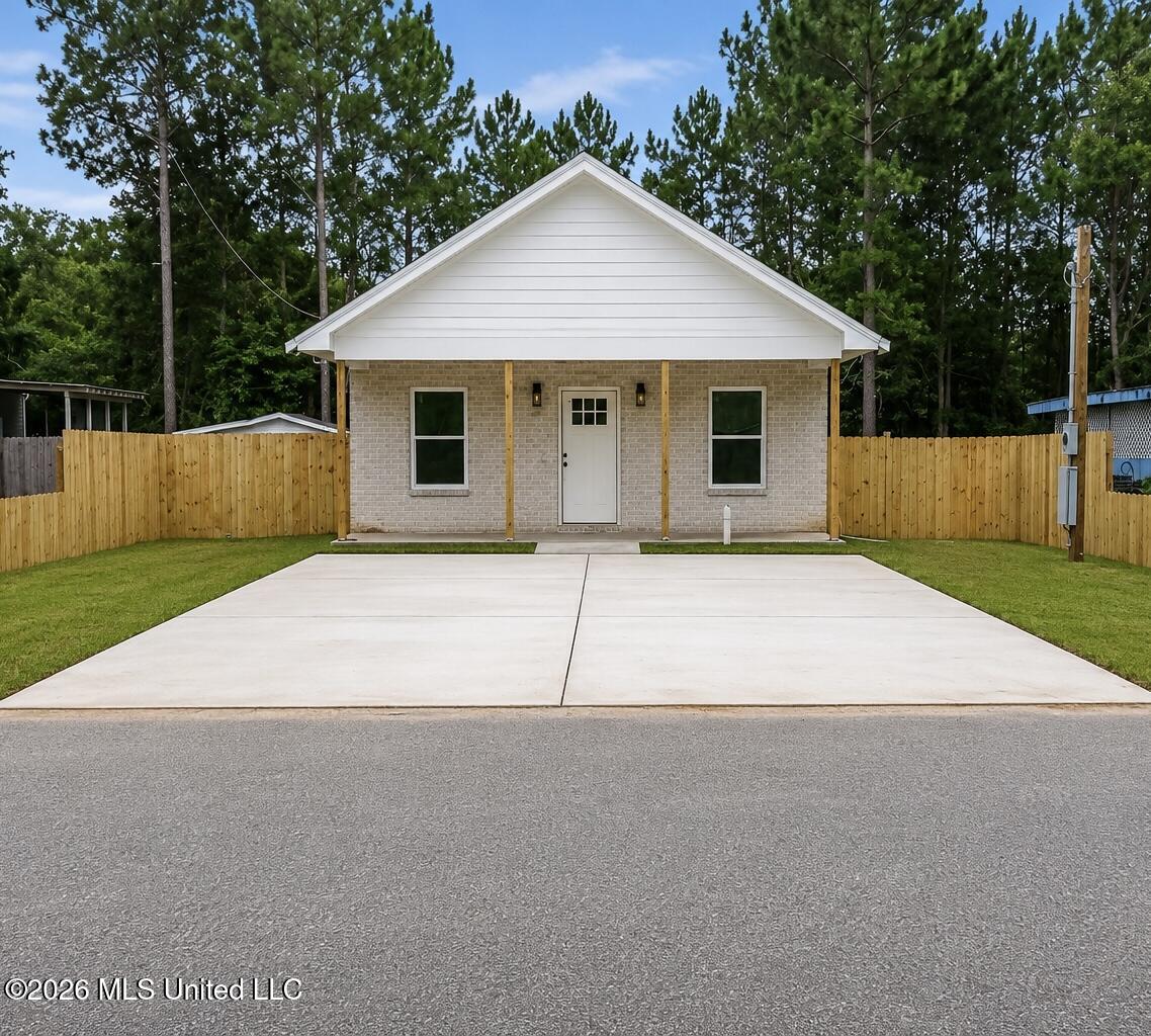 1805 Broadmoor Drive Property Photo 1