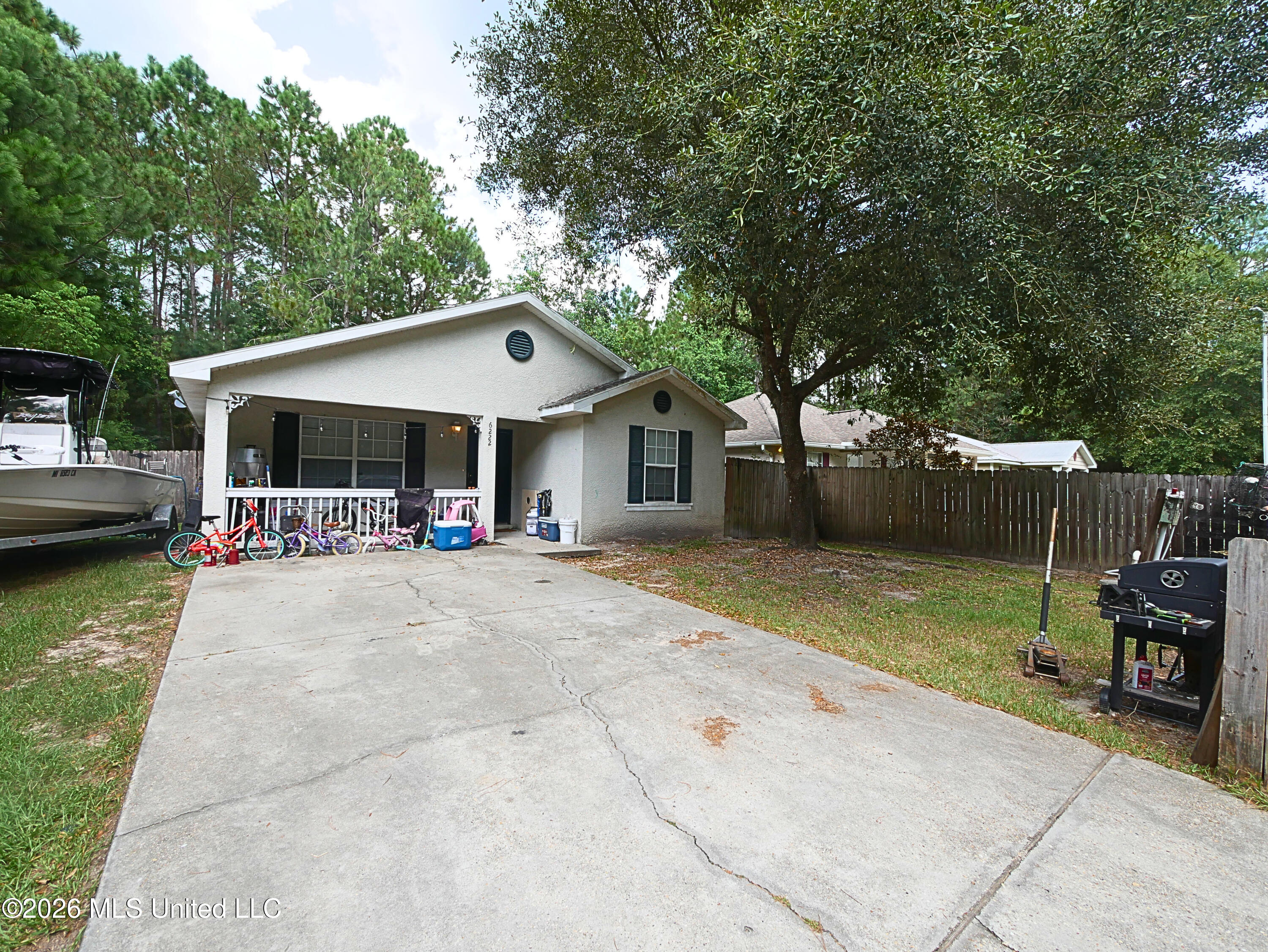 6222 W Lamar Street Property Photo 1