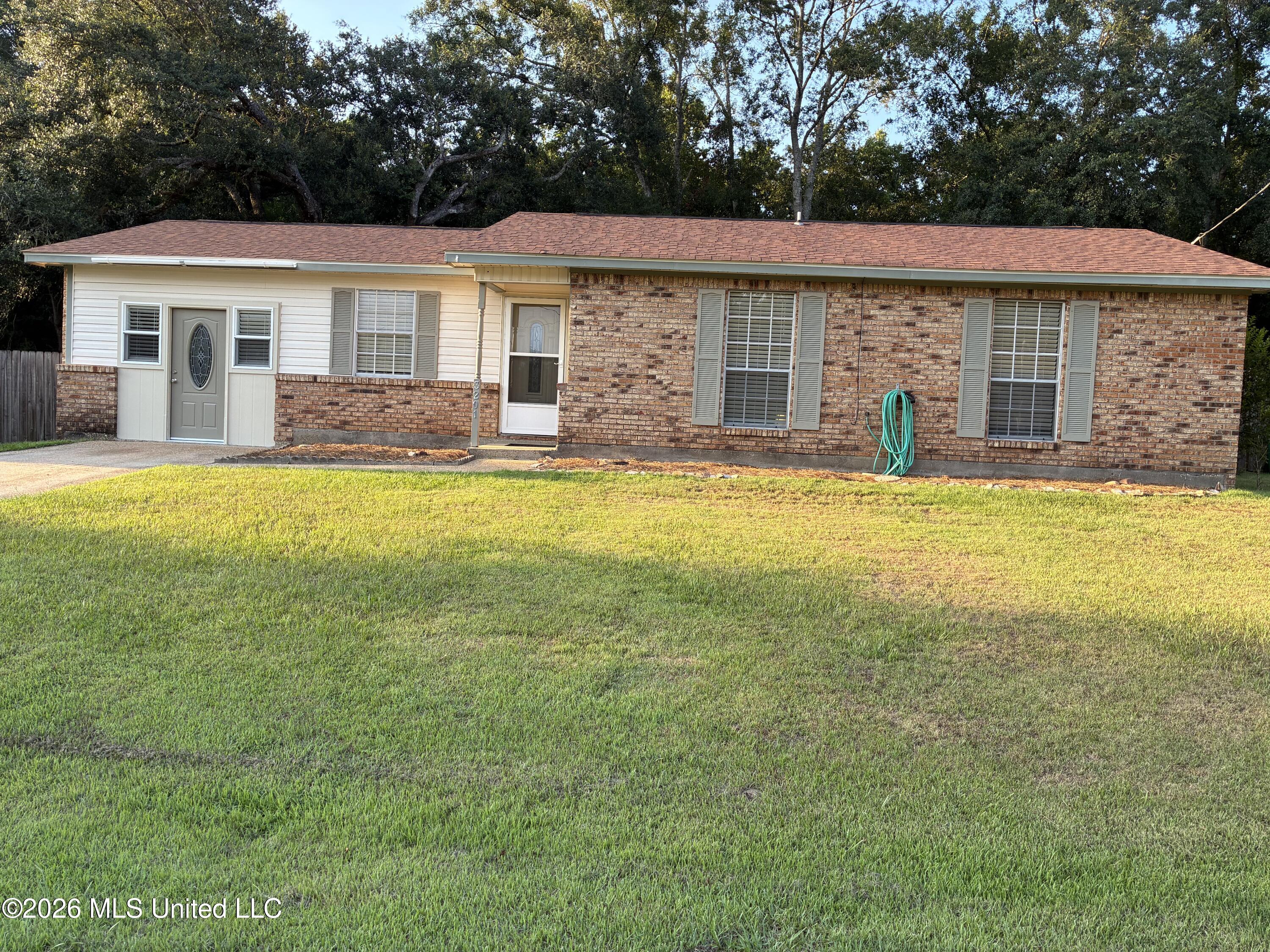 3201 Riverbend Road Property Photo 3