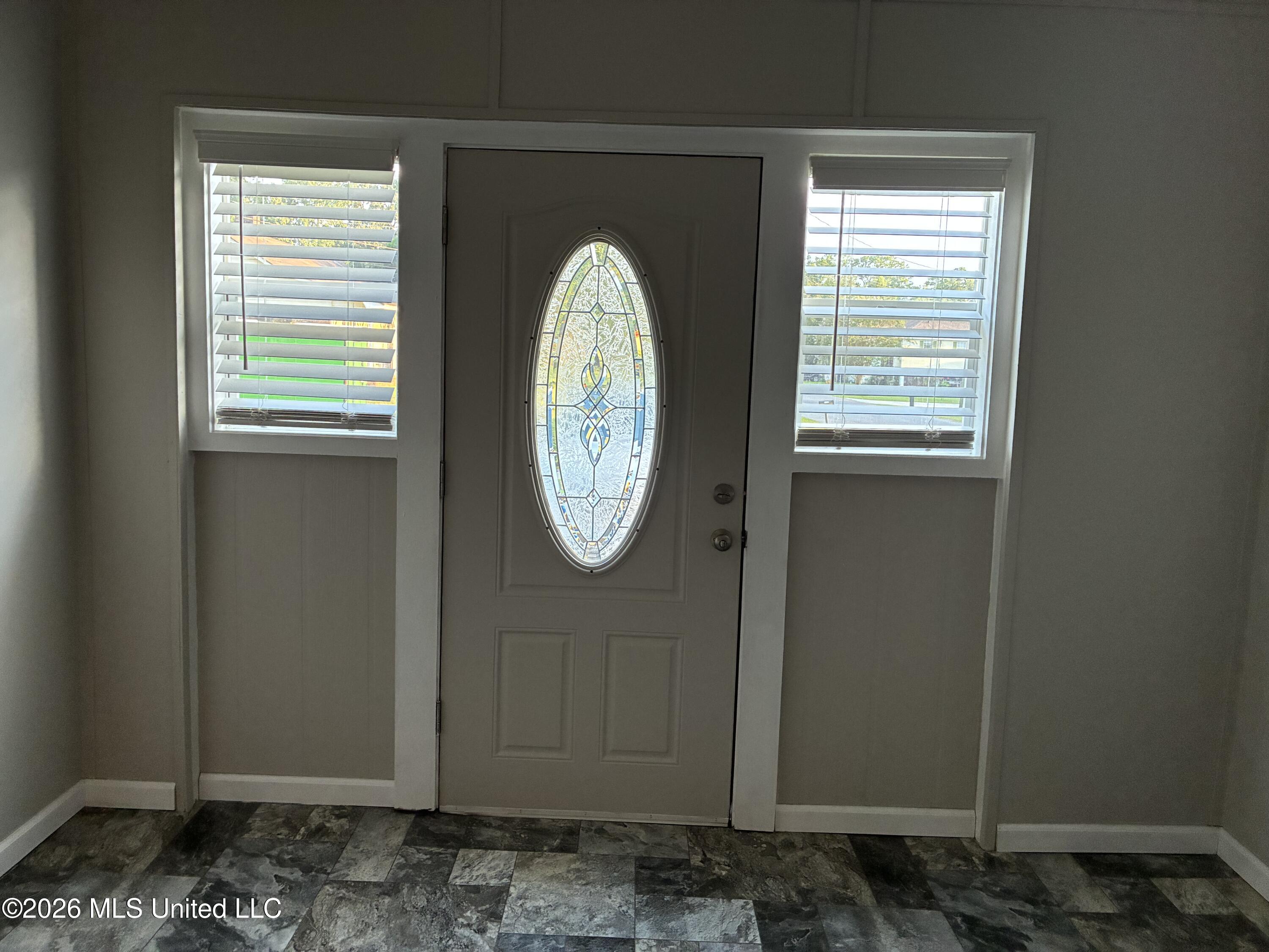 3201 Riverbend Road Property Photo 5