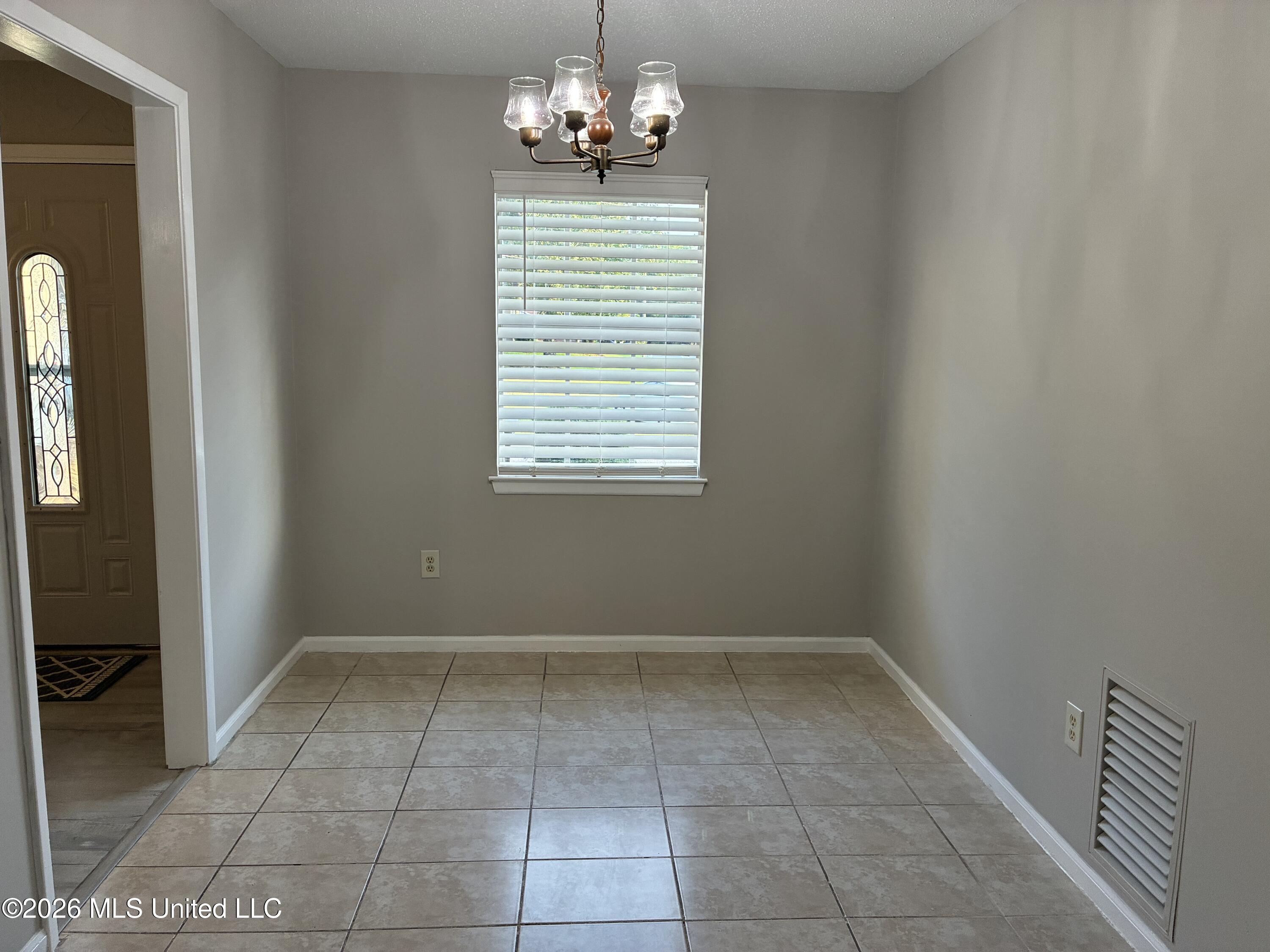 3201 Riverbend Road Property Photo 7