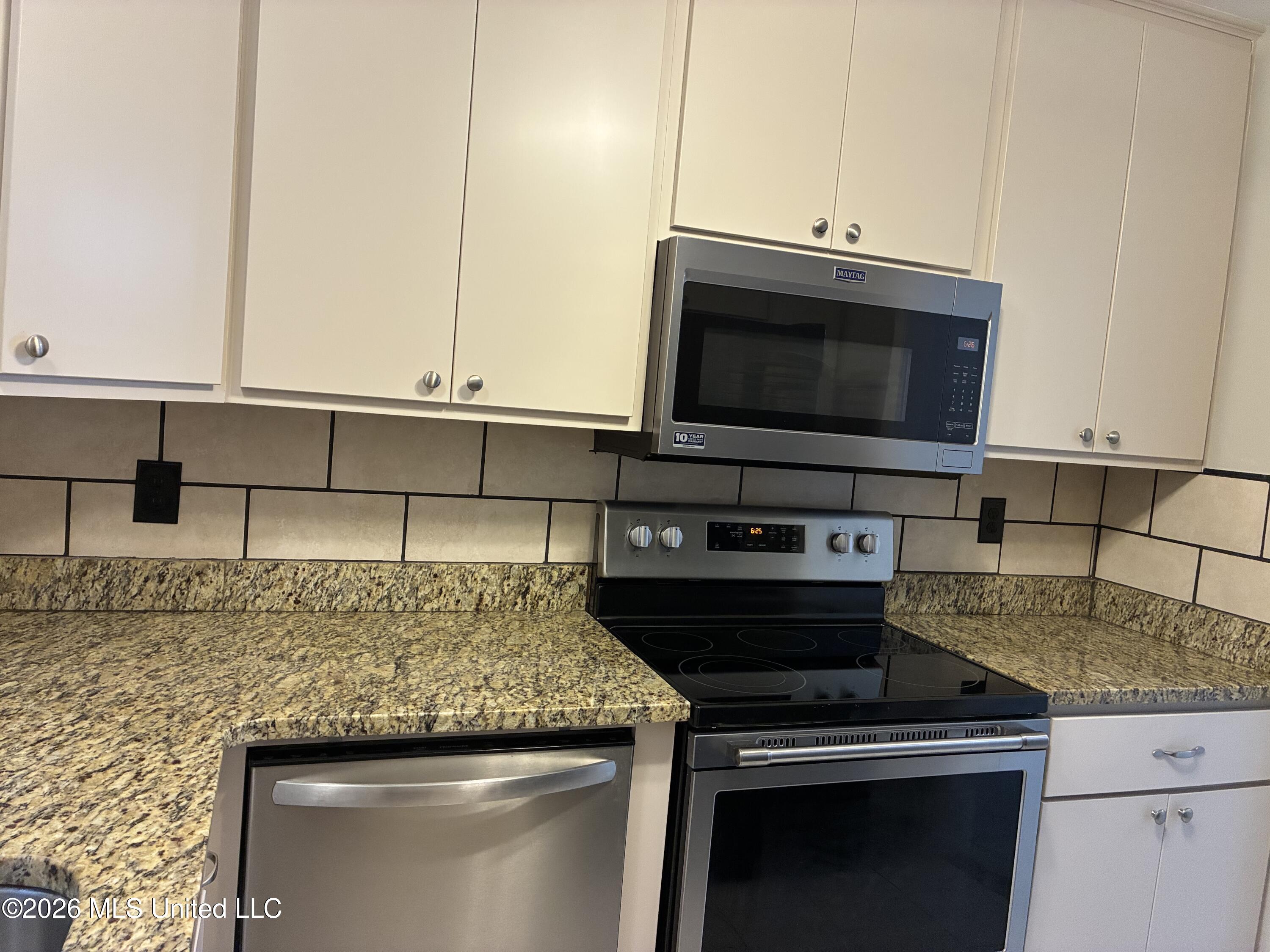 3201 Riverbend Road Property Photo 10