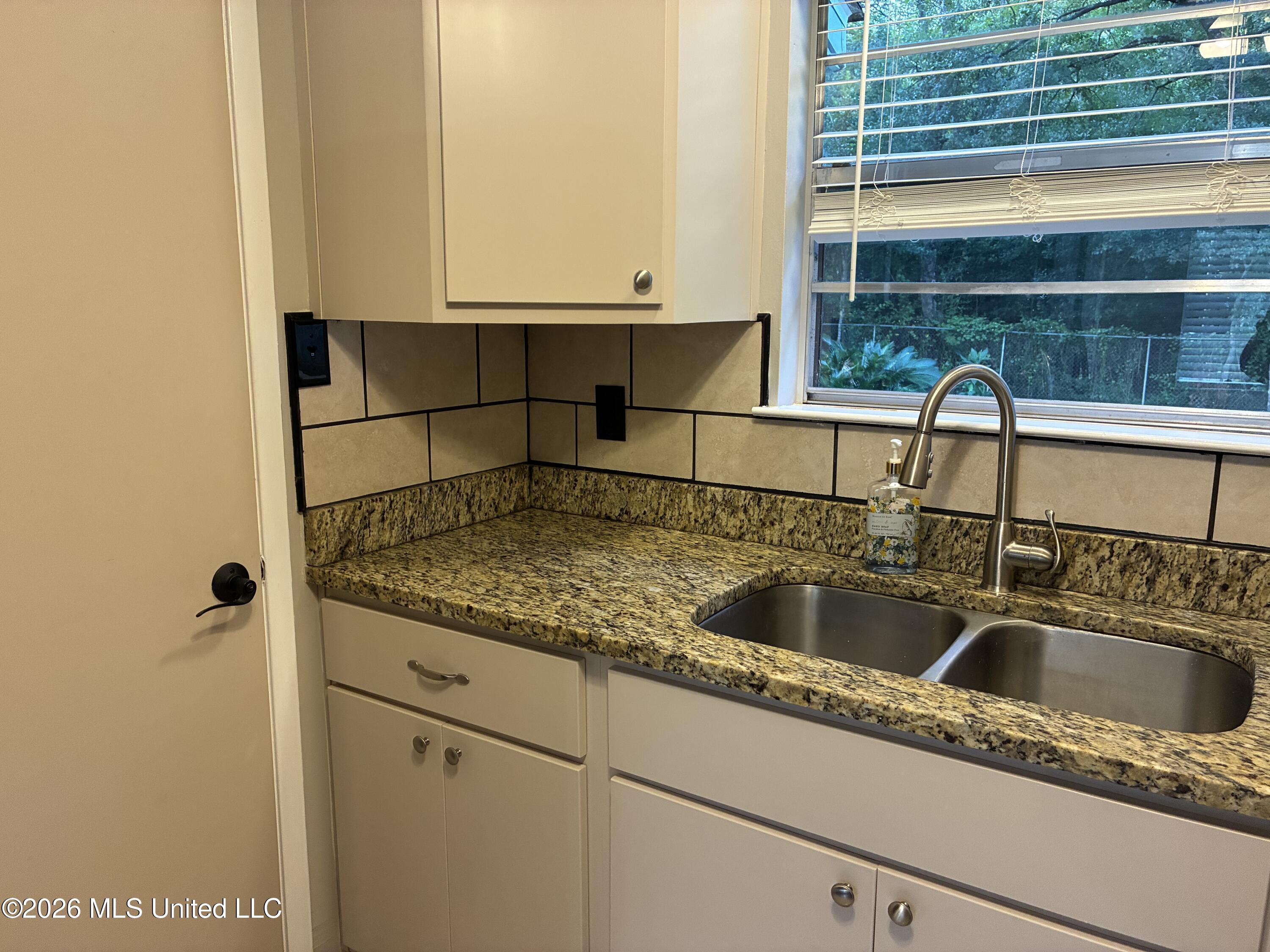 3201 Riverbend Road Property Photo 13