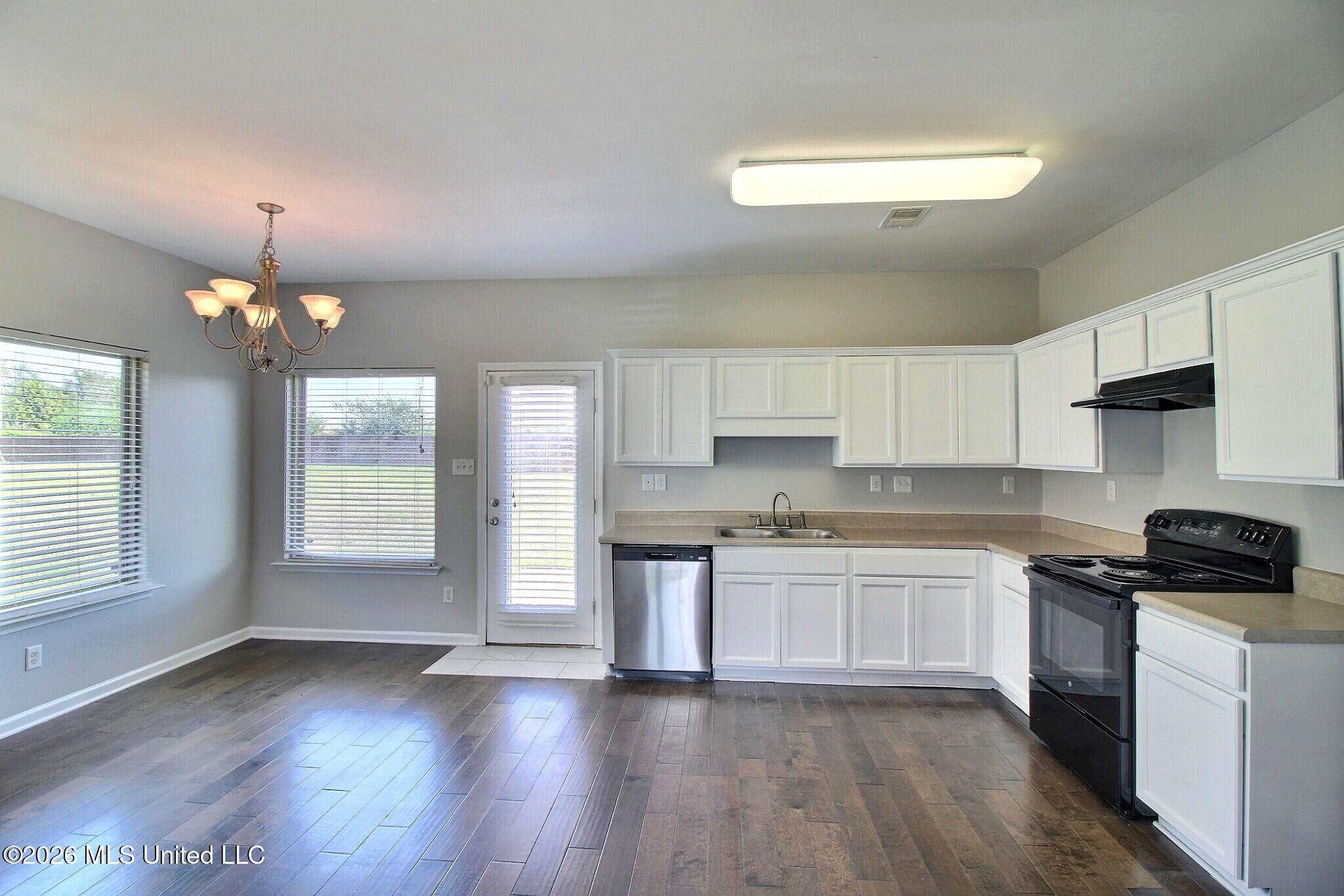 4264 Blake Circle Property Photo 5
