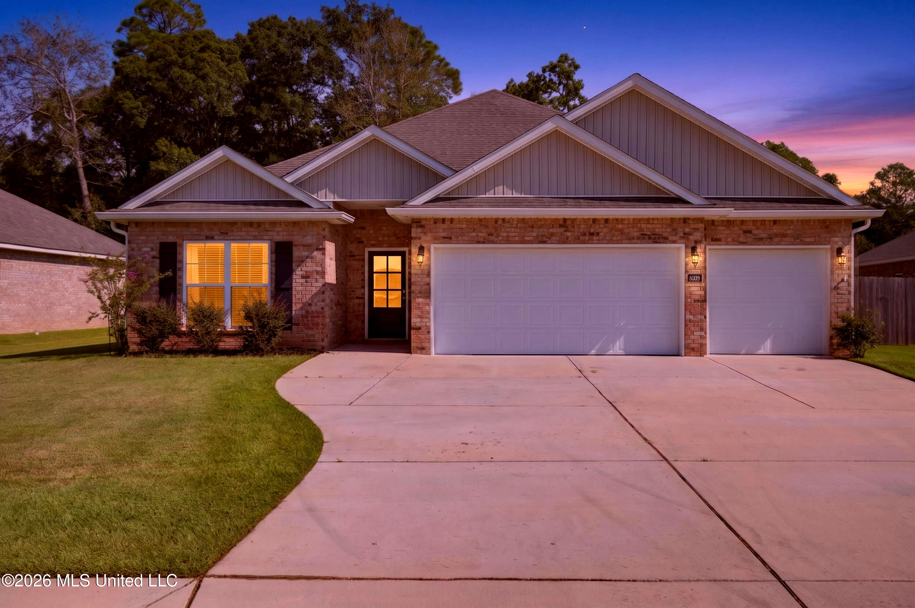8009 Crawford Drive Property Photo 1