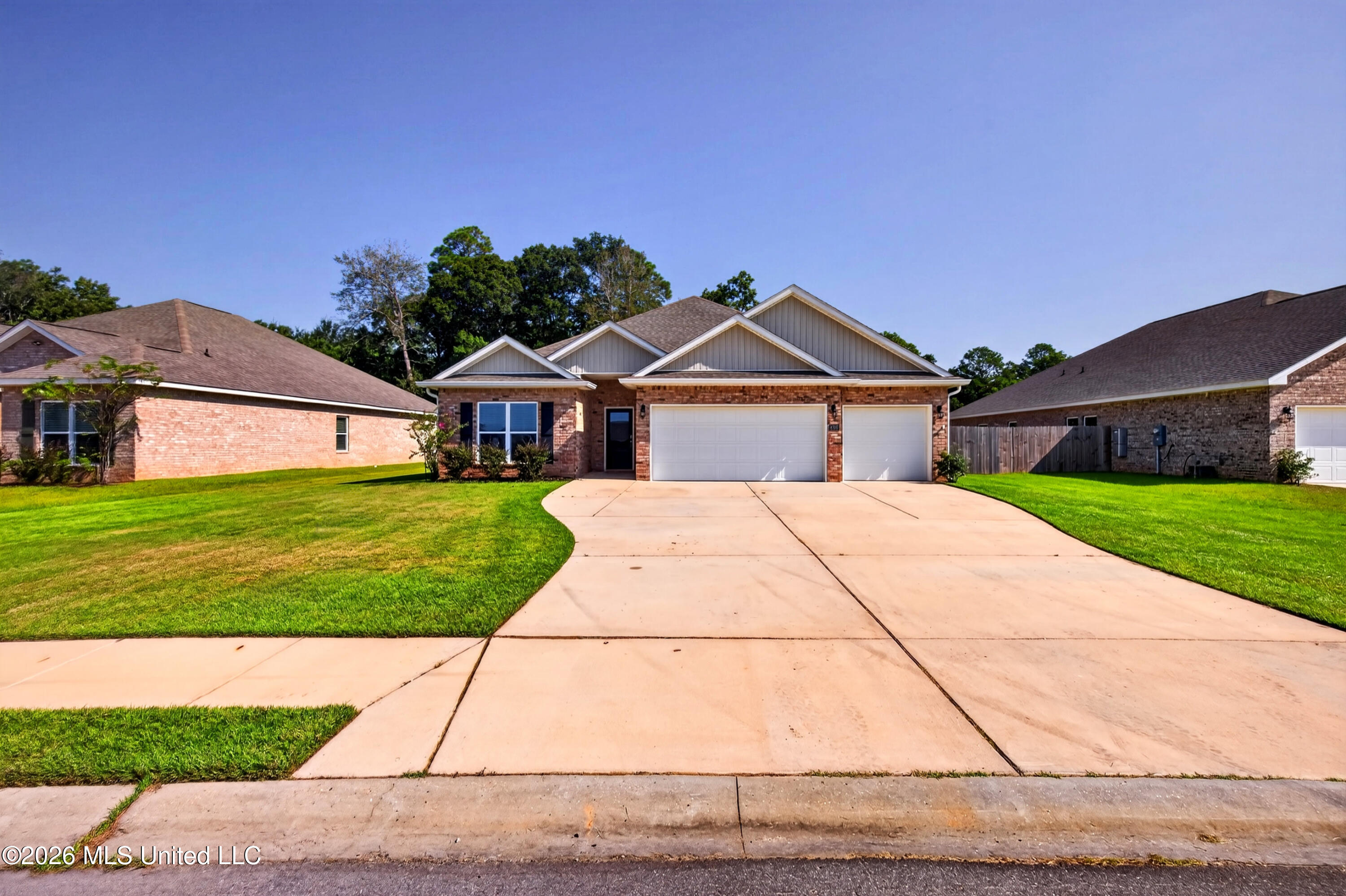 8009 Crawford Drive Property Photo 3
