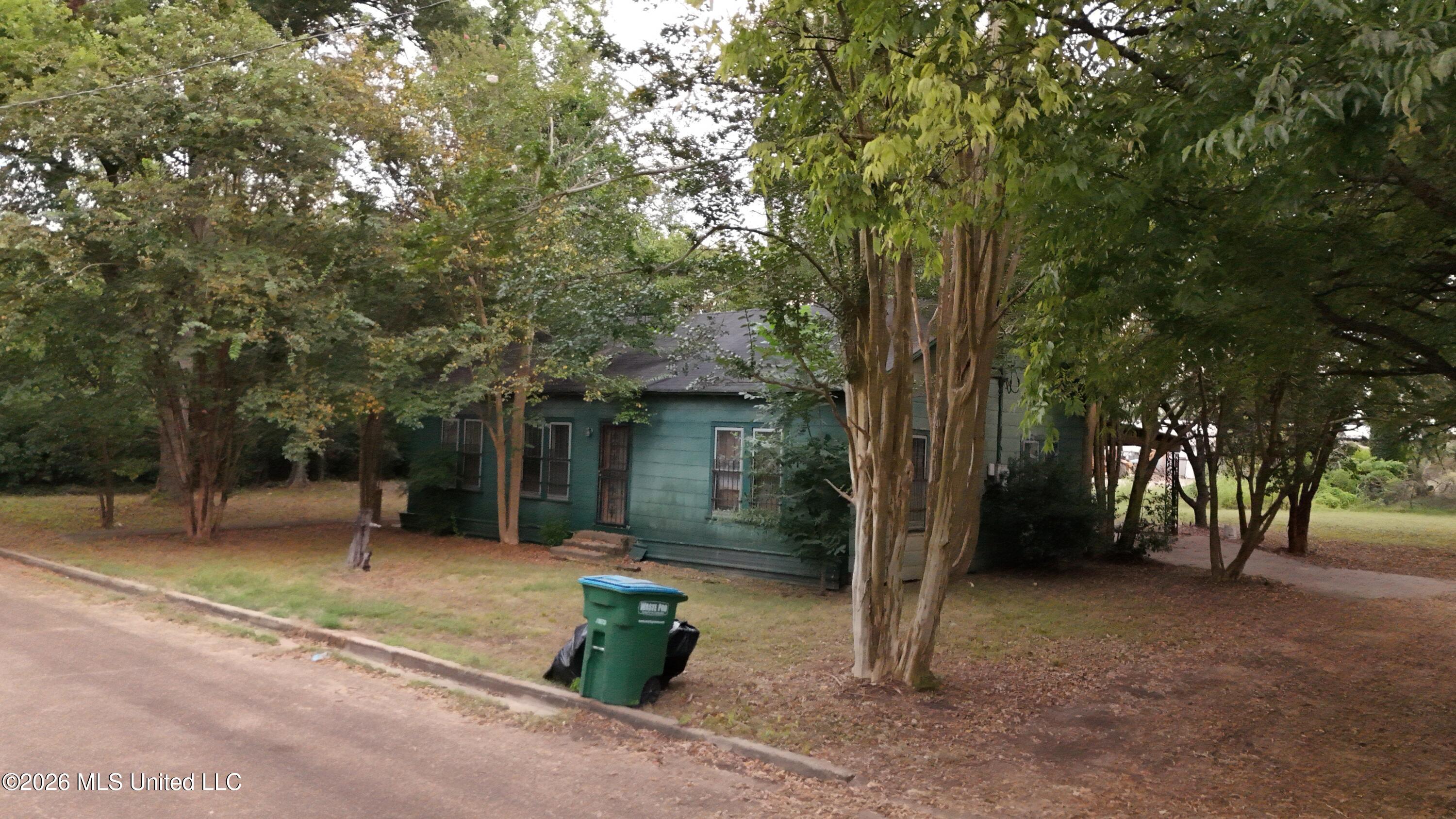 126 Berry Avenue Property Photo 2