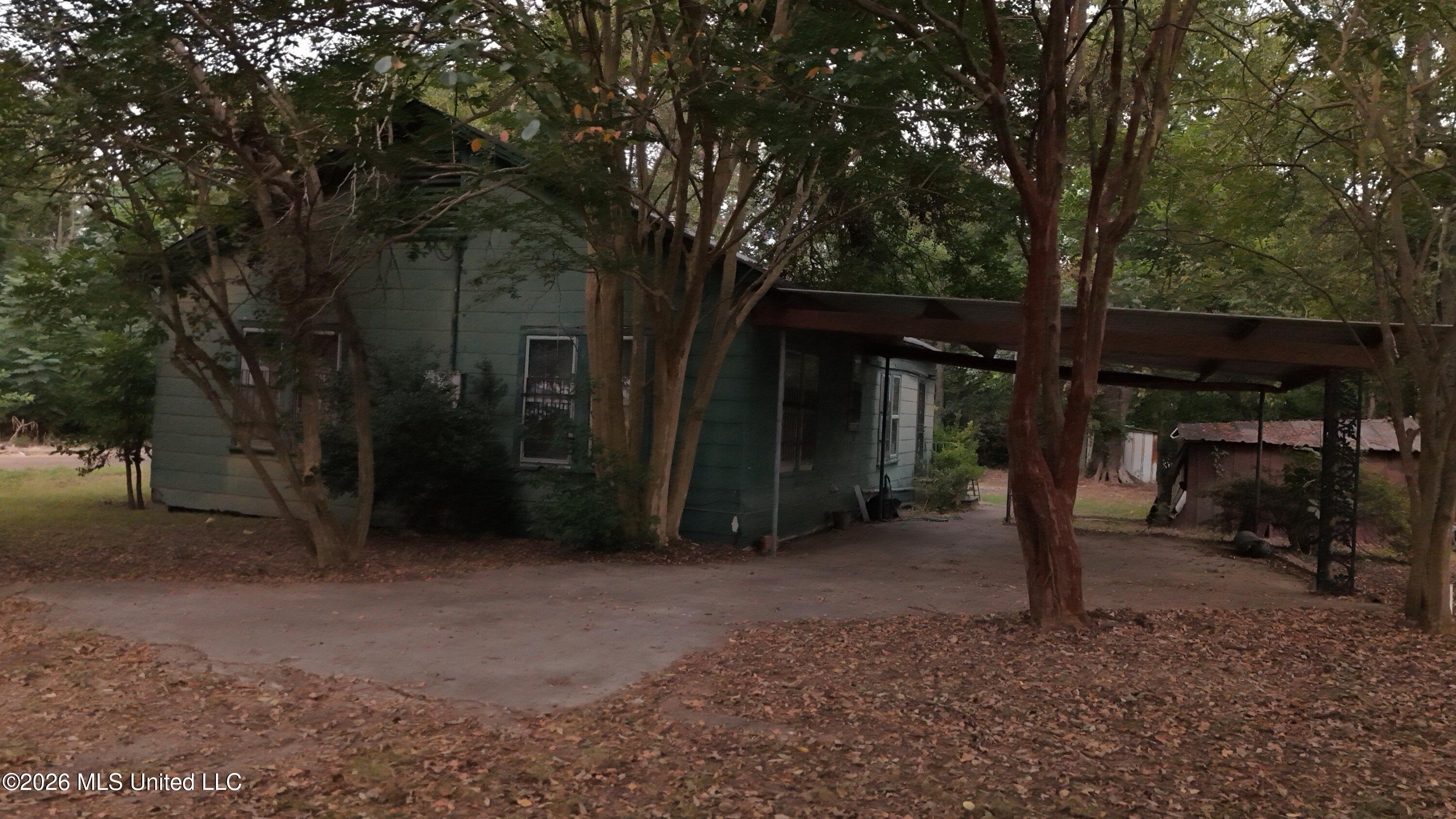 126 Berry Avenue Property Photo 8