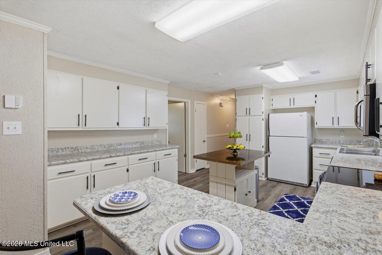 811 Deborah Street Property Photo 10