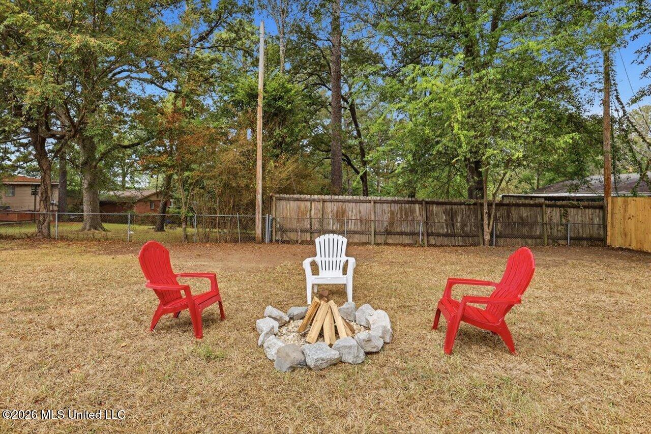 811 Deborah Street Property Photo 23