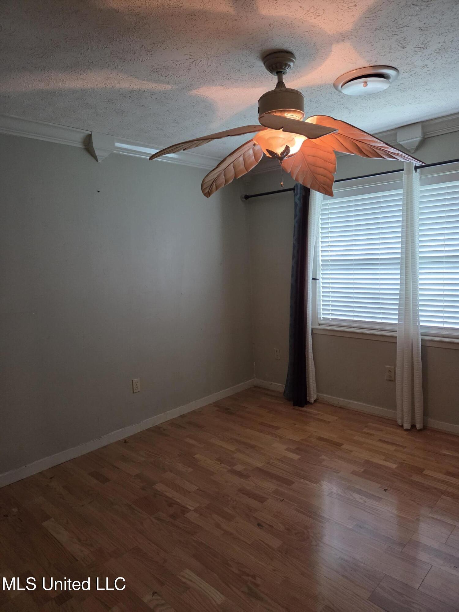 468 Longwood Trail Property Photo 7
