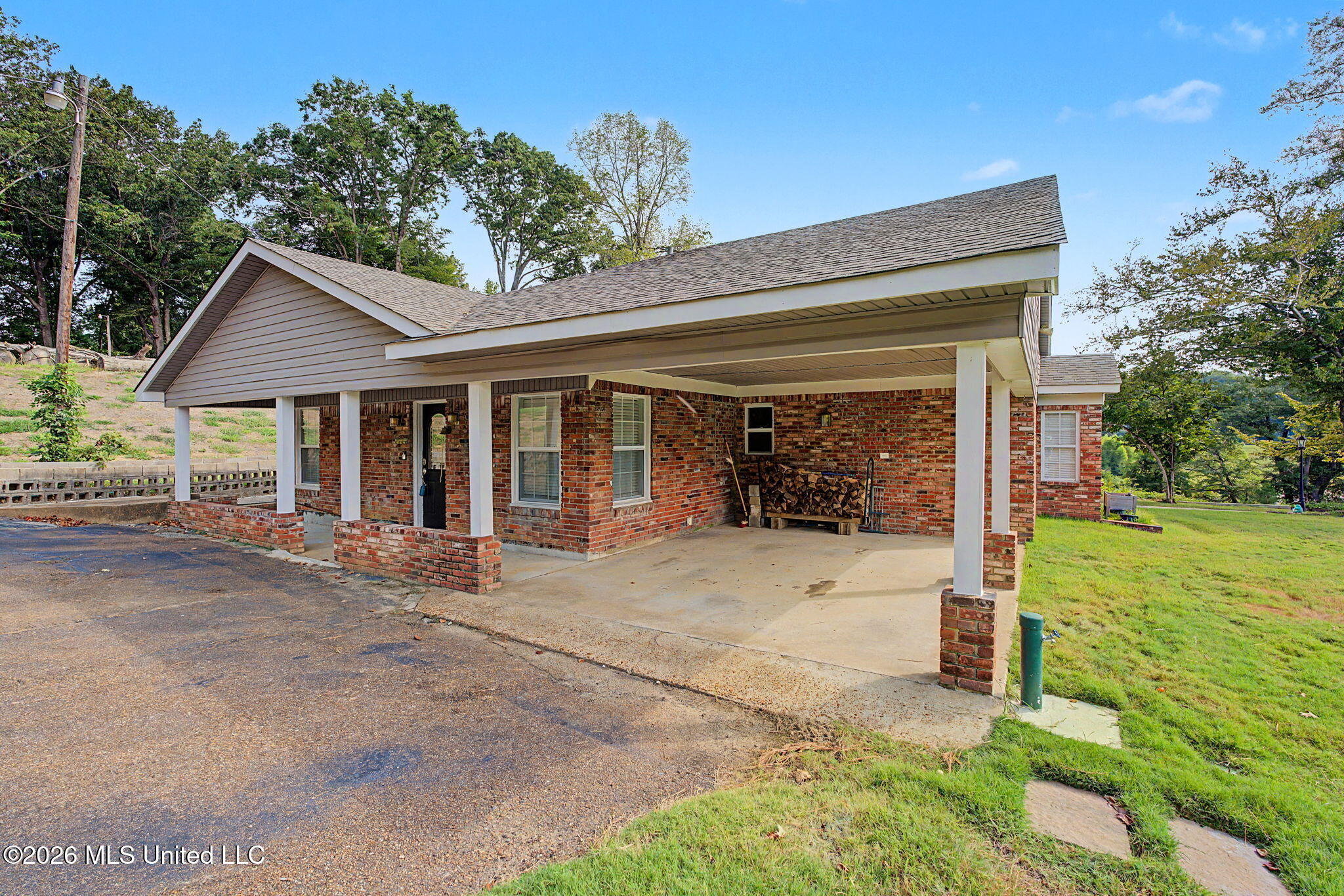 3480 Woodland Lake Road Property Photo 2
