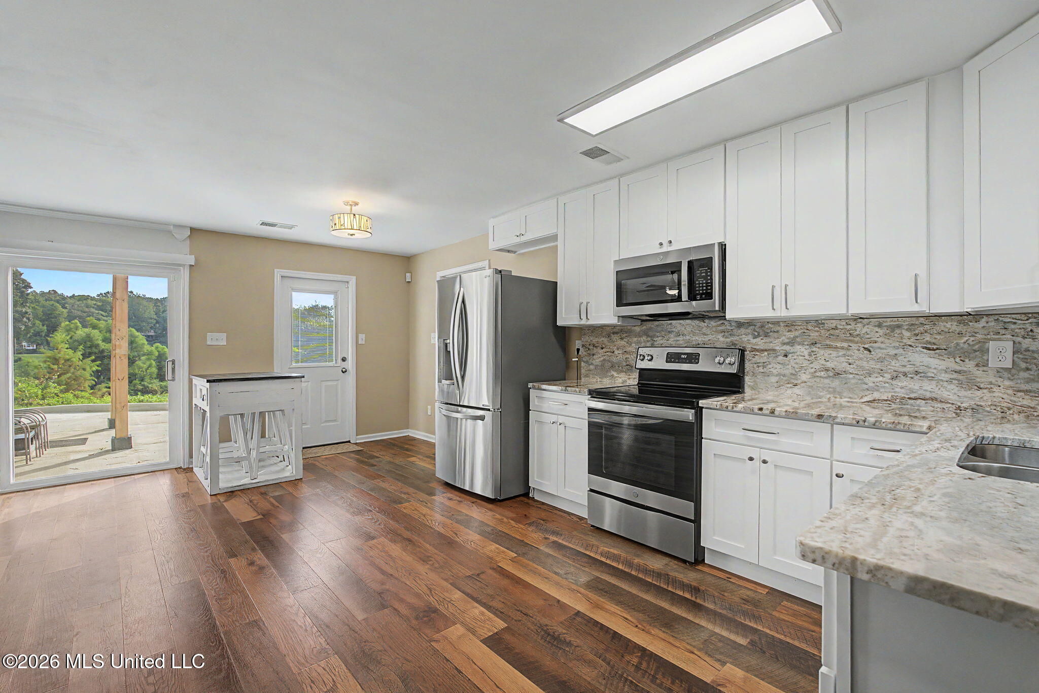 3480 Woodland Lake Road Property Photo 6