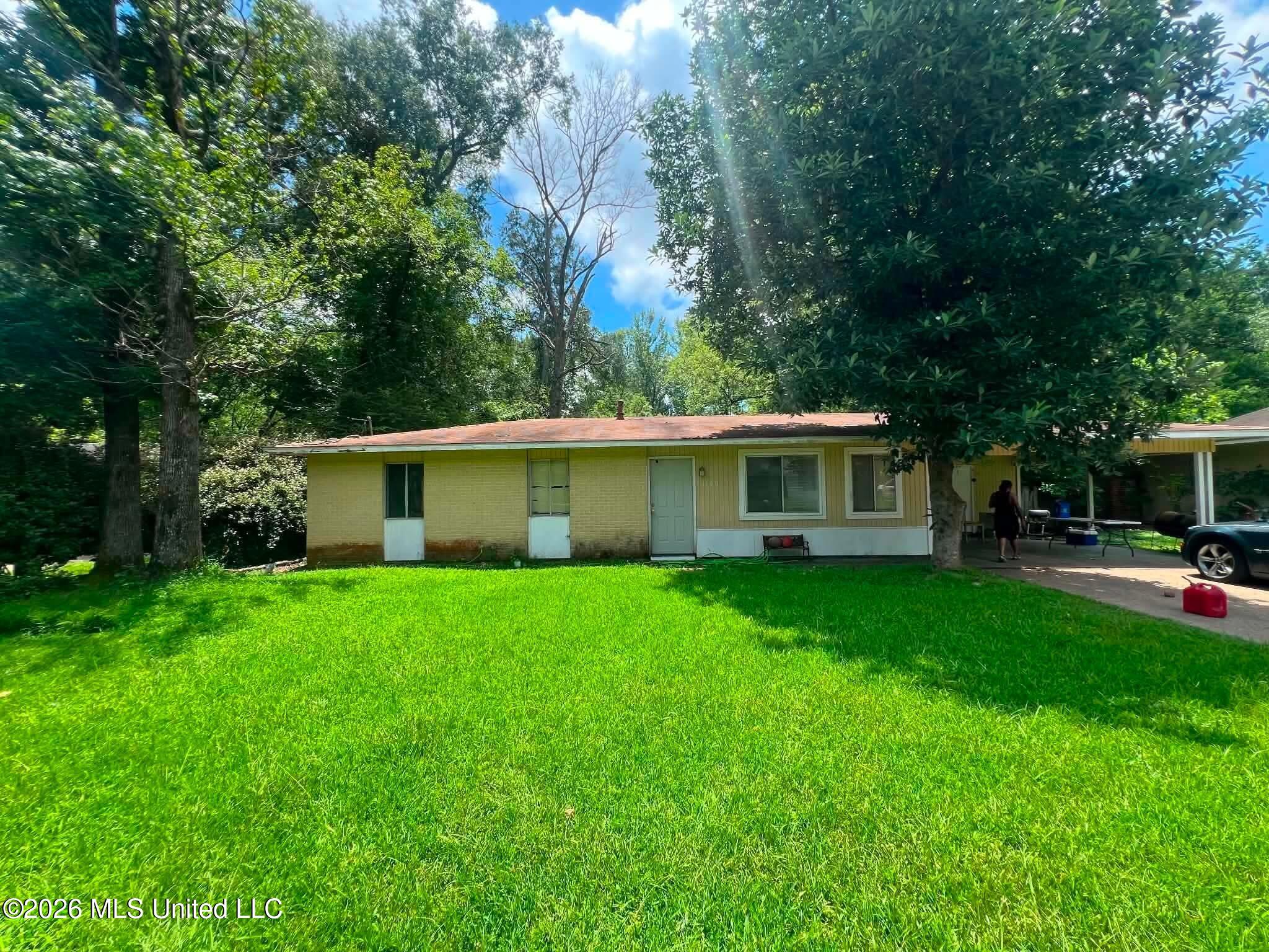 1109 Wooddell Drive Property Photo 1