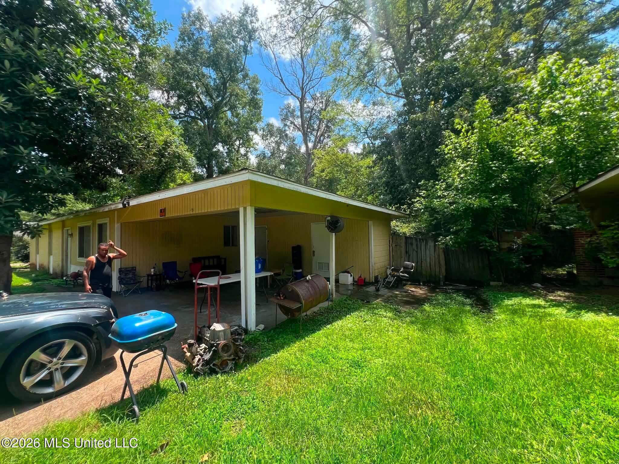 1109 Wooddell Drive Property Photo 2