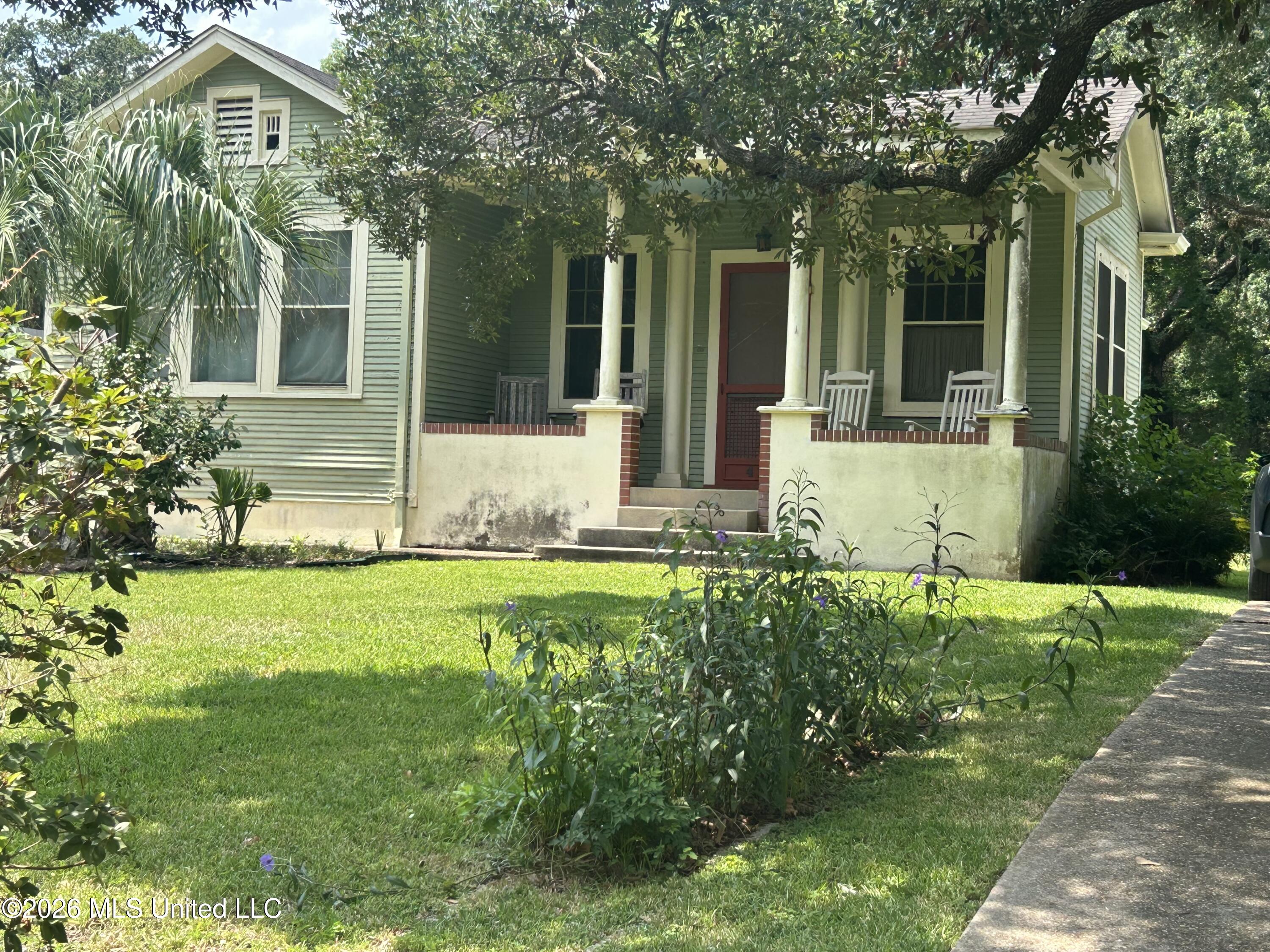 417 Jackson Avenue Property Photo 1