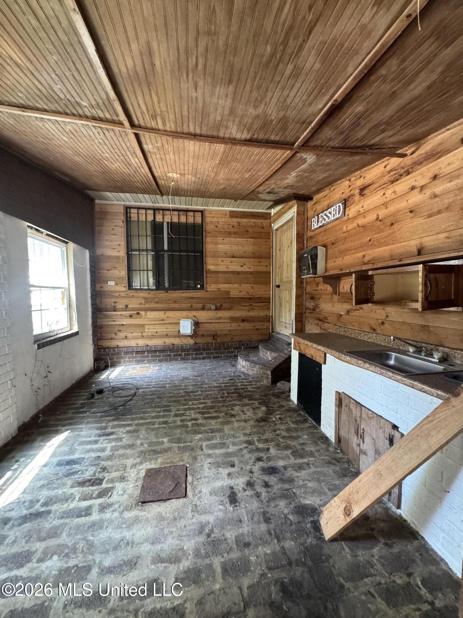 2894 Woodside Drive Property Photo 15