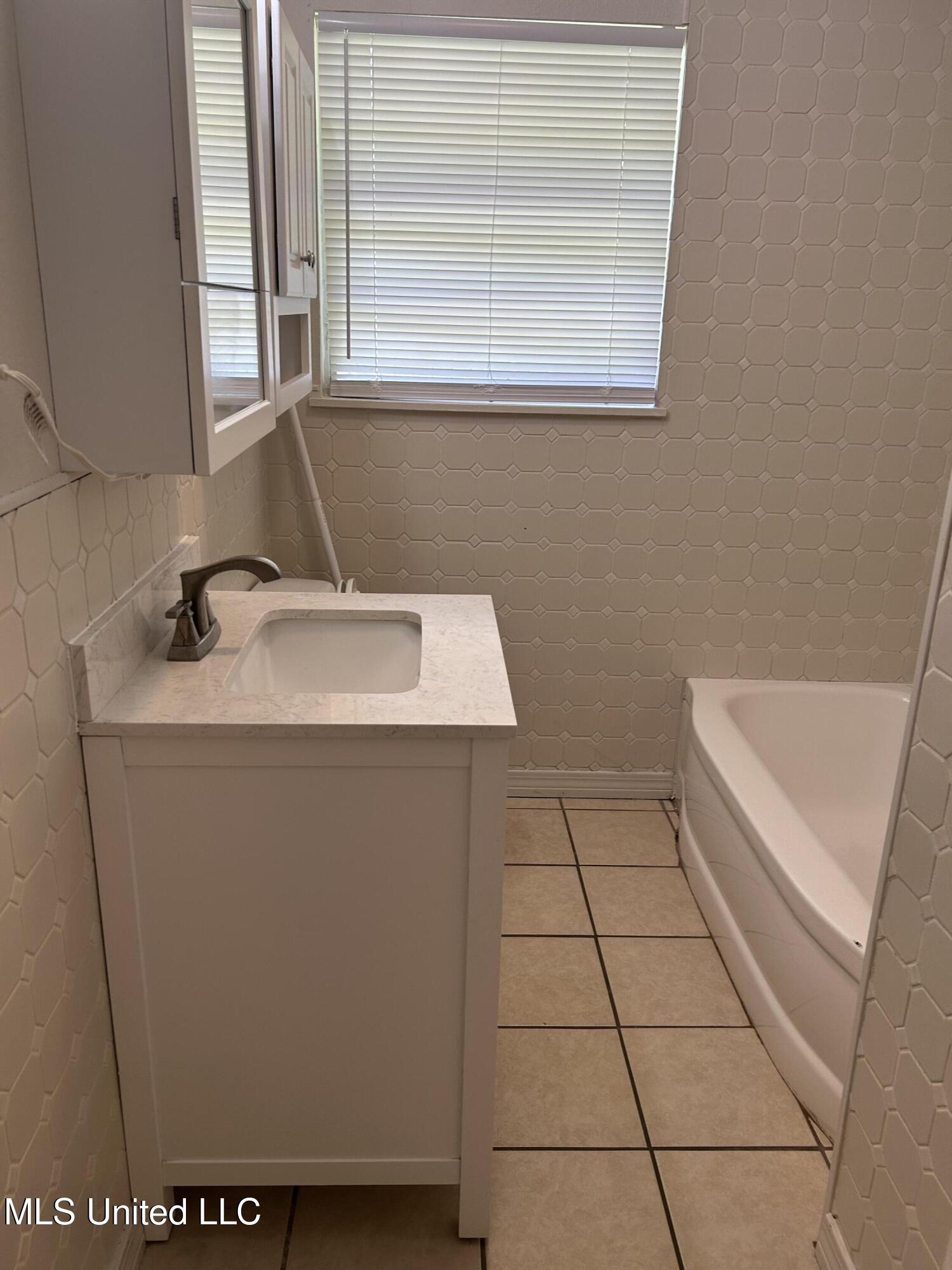 110 Hickory Drive Property Photo 4