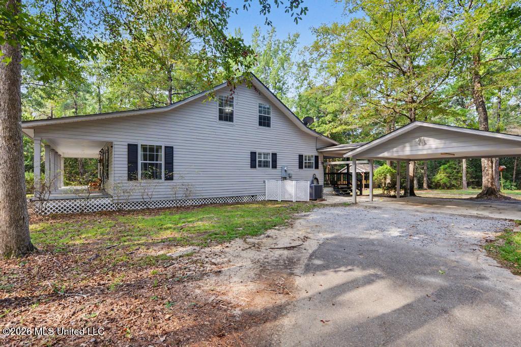 20901 Busby Road Property Photo 3