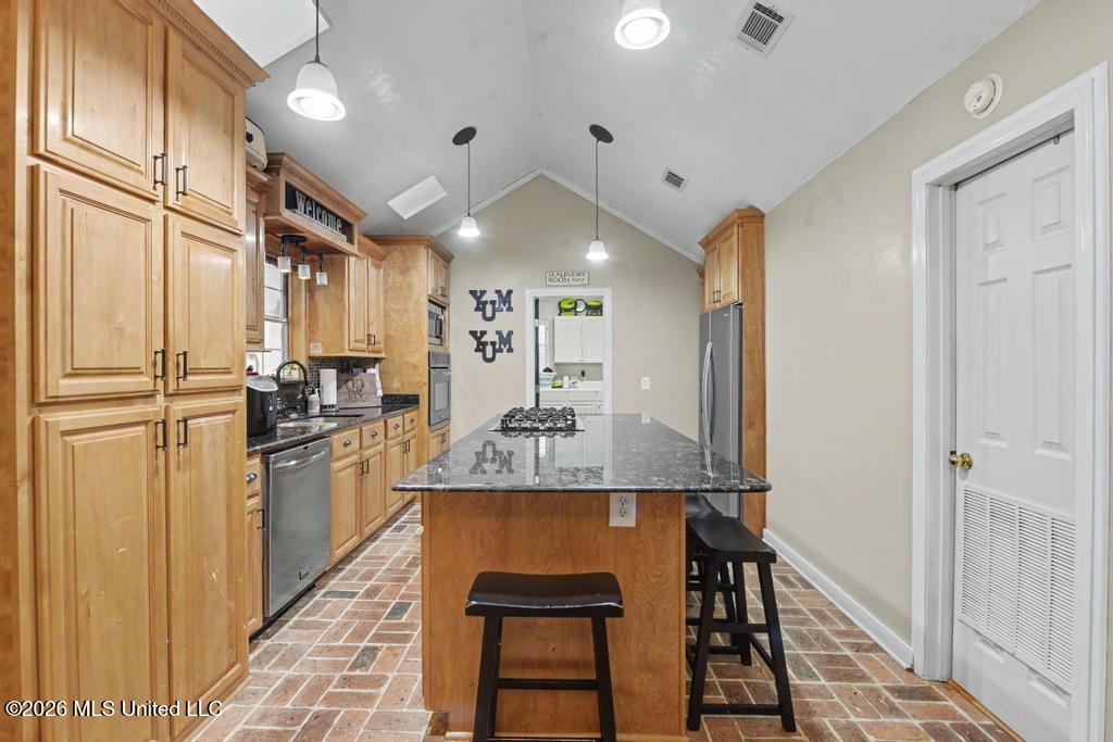 20901 Busby Road Property Photo 10