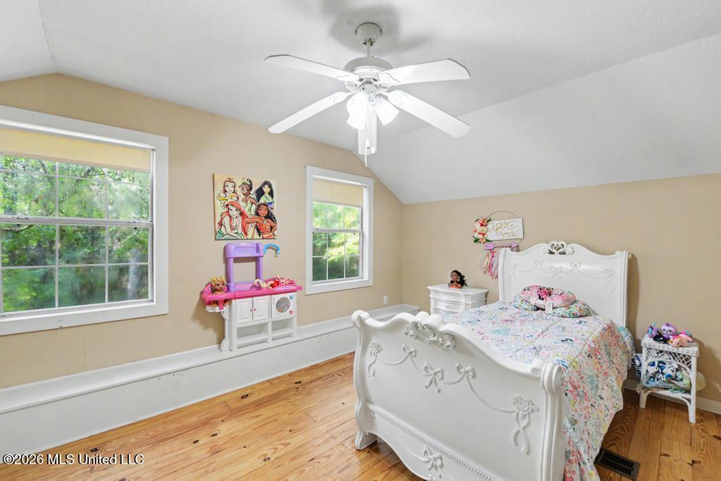 20901 Busby Road Property Photo 21