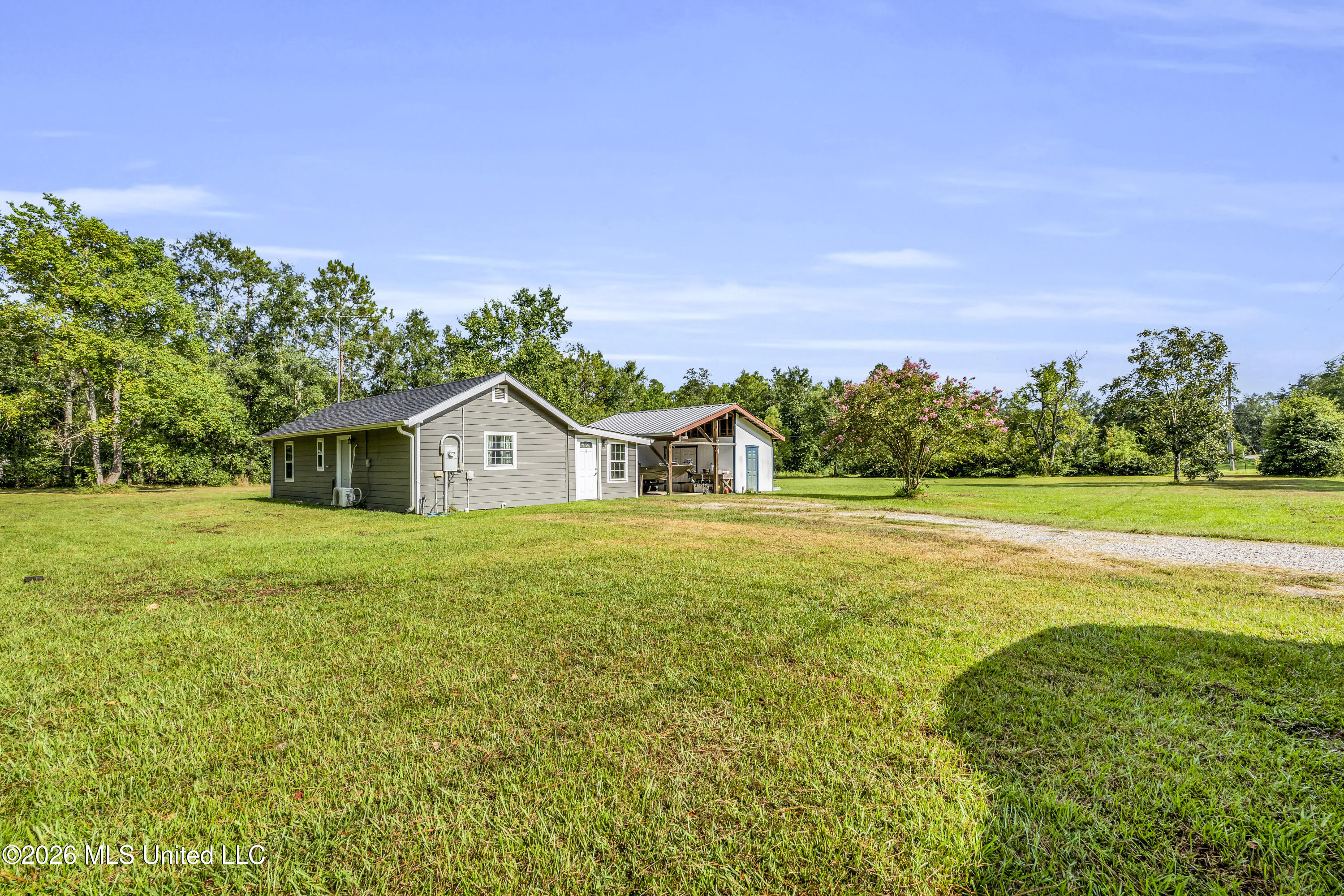 7256 Gustine Road Property Photo 1