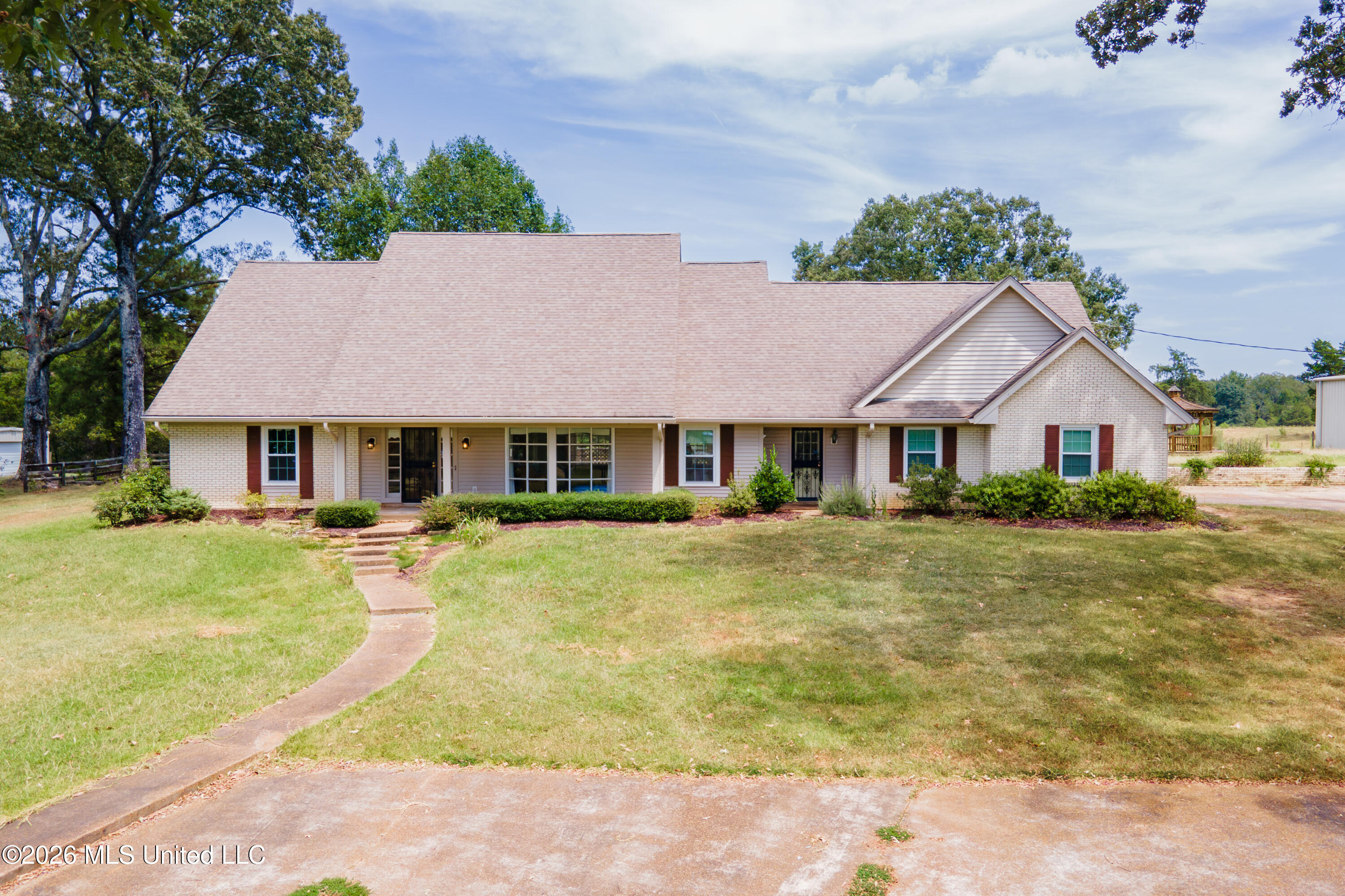 12850 Midway Road Property Photo 1