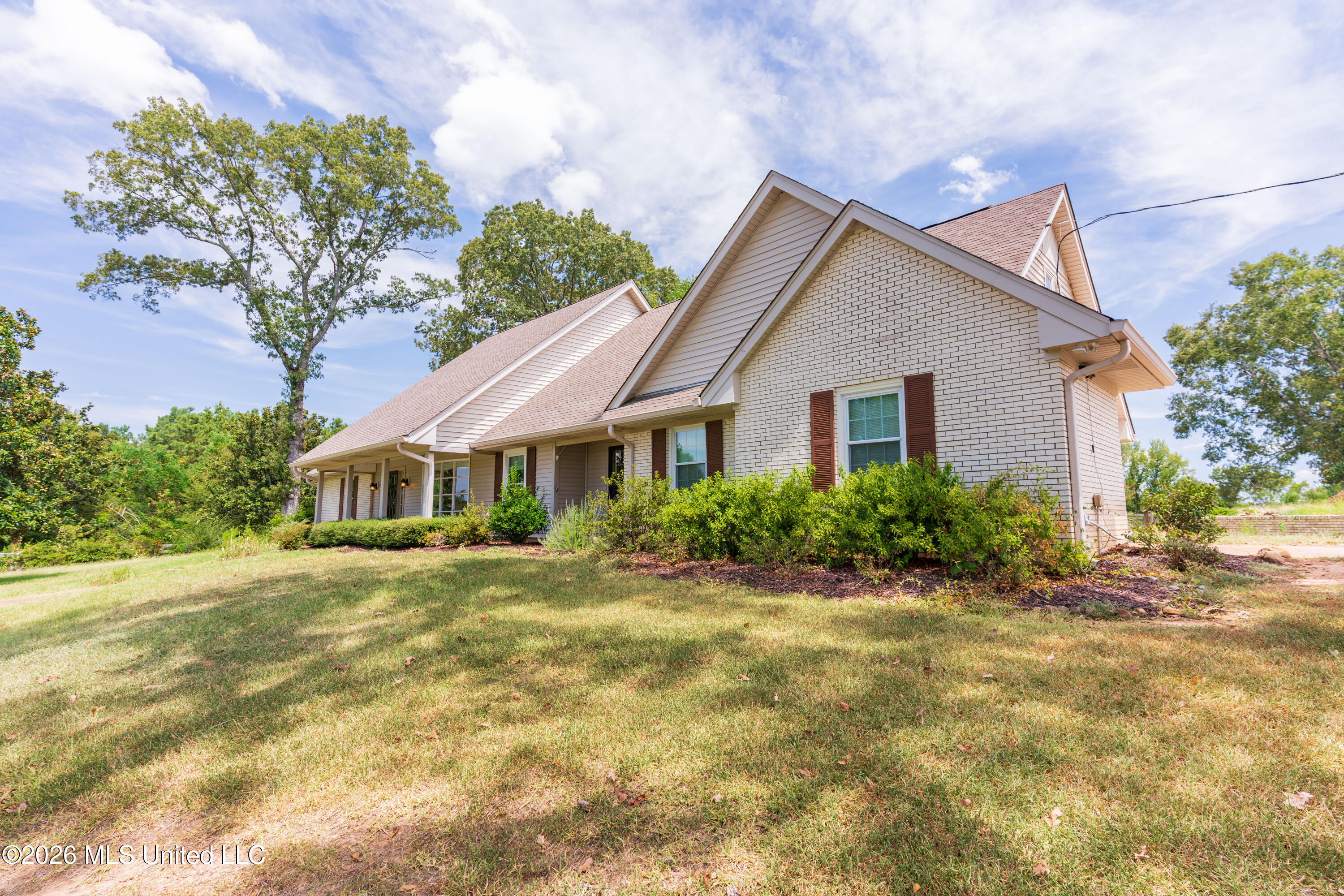 12850 Midway Road Property Photo 4