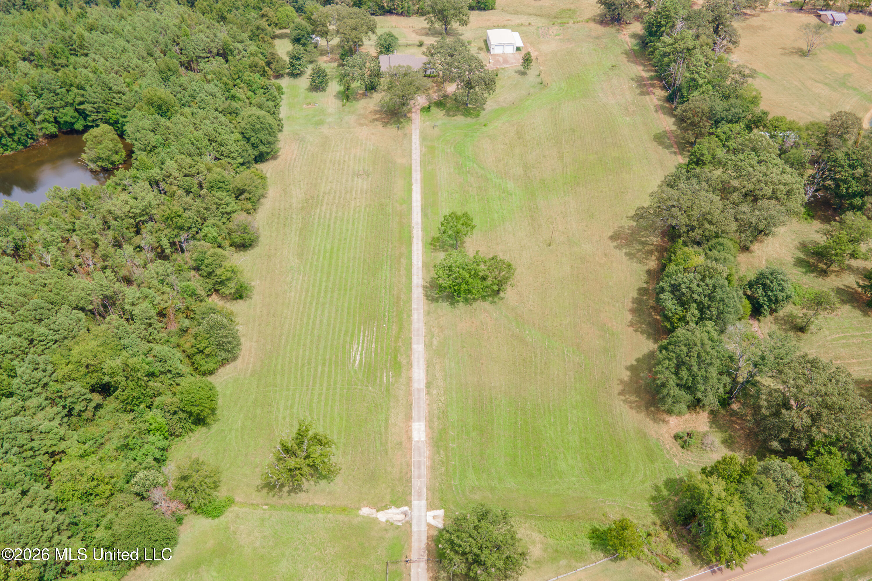 12850 Midway Road Property Photo 8