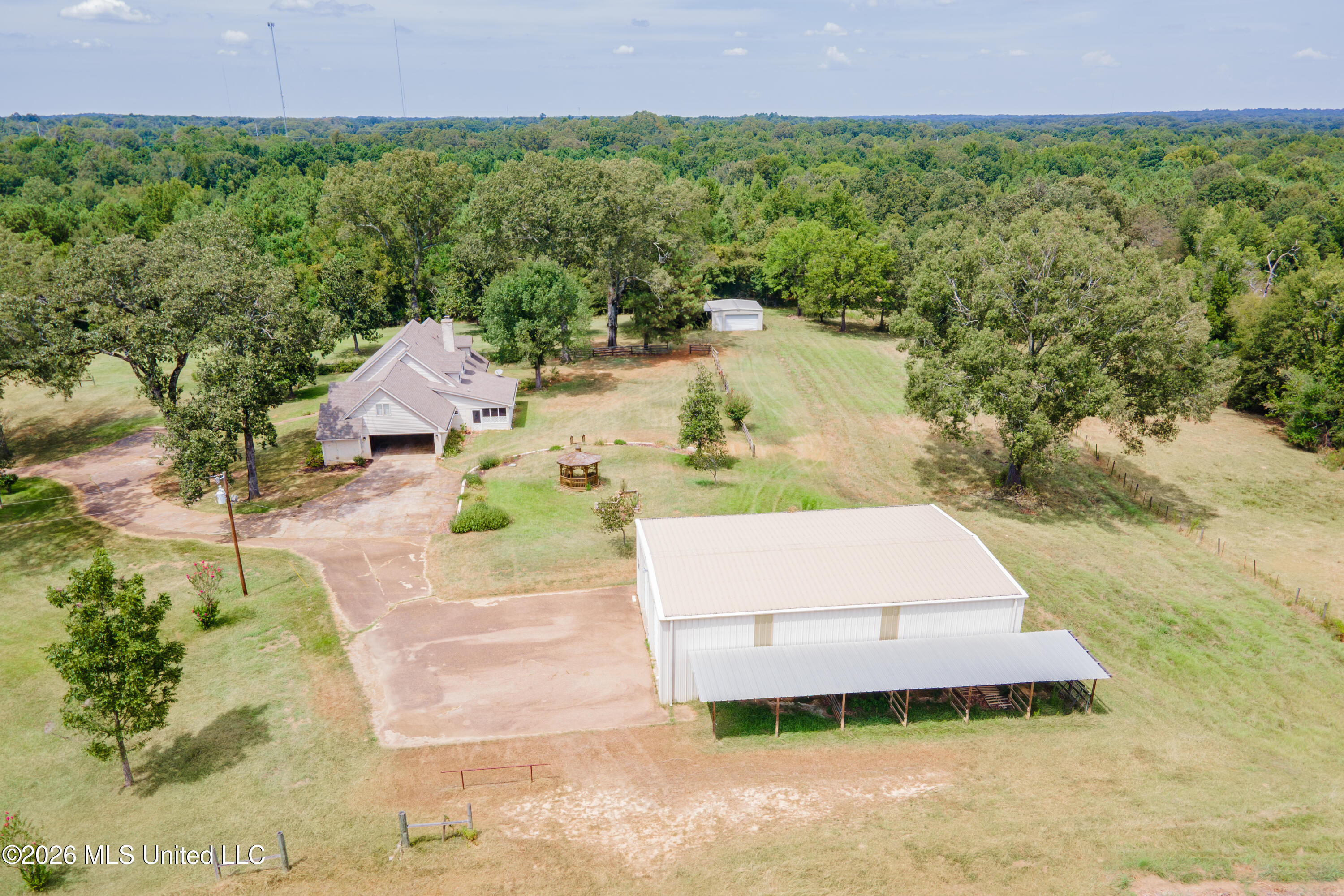 12850 Midway Road Property Photo 10