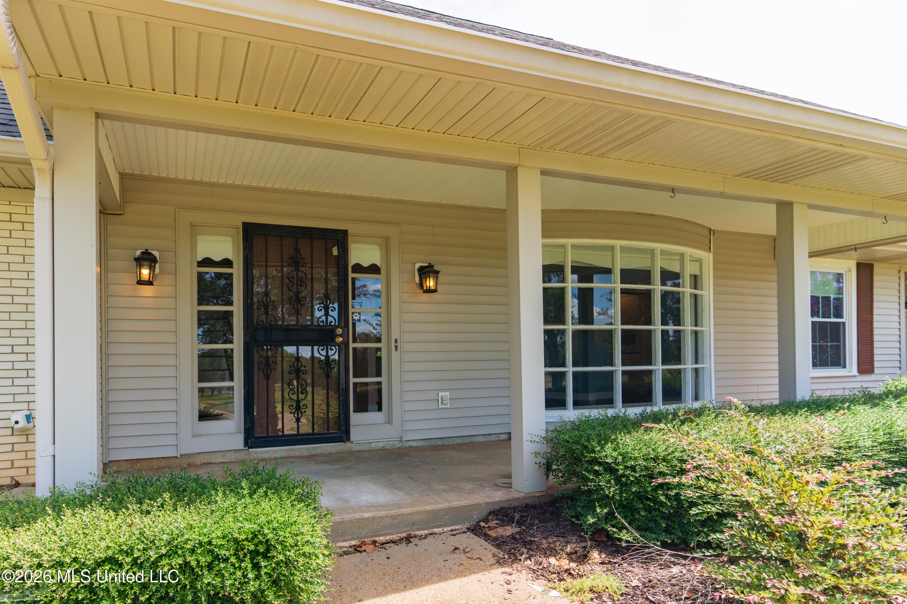 12850 Midway Road Property Photo 11