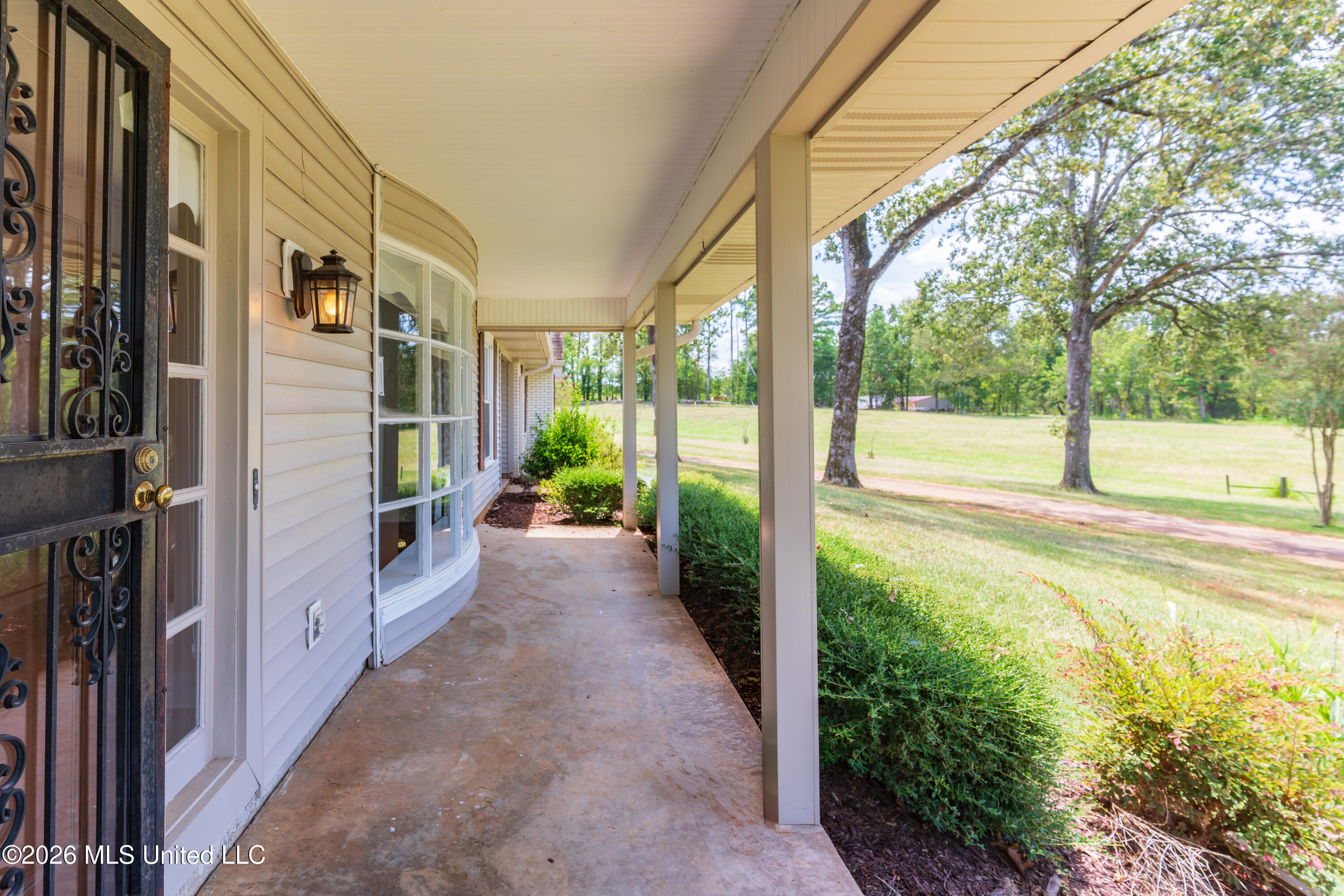 12850 Midway Road Property Photo 13