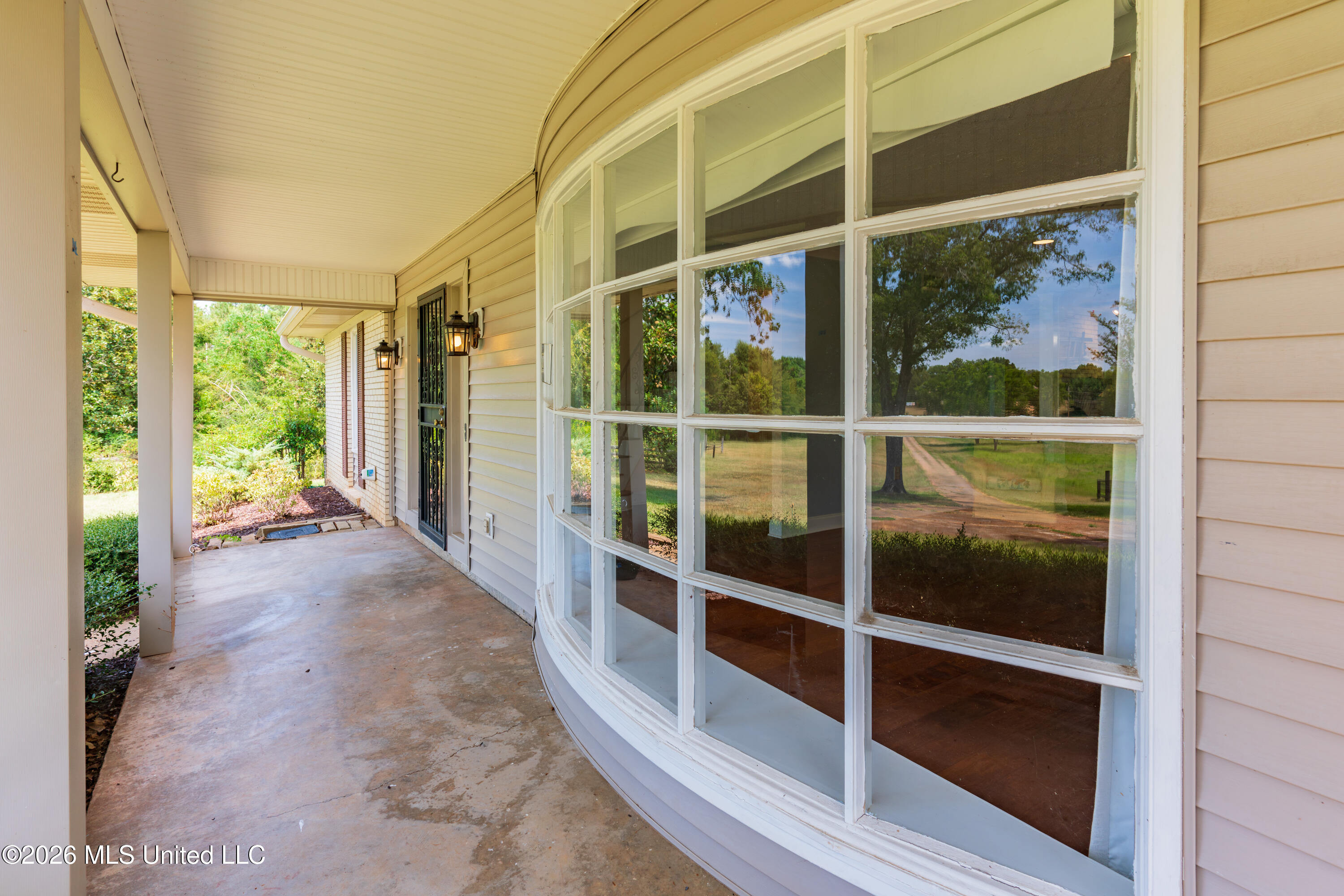 12850 Midway Road Property Photo 14