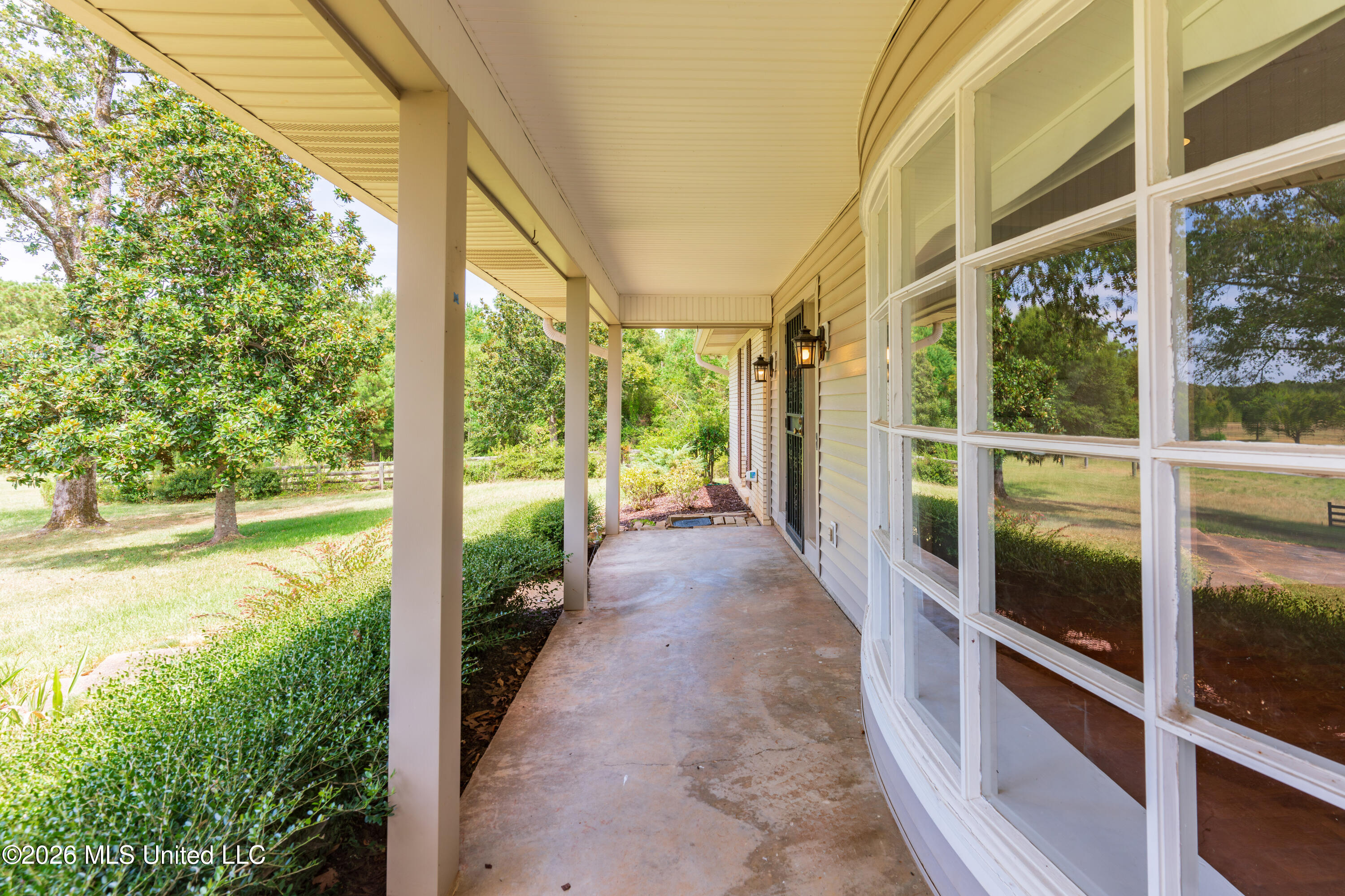 12850 Midway Road Property Photo 15