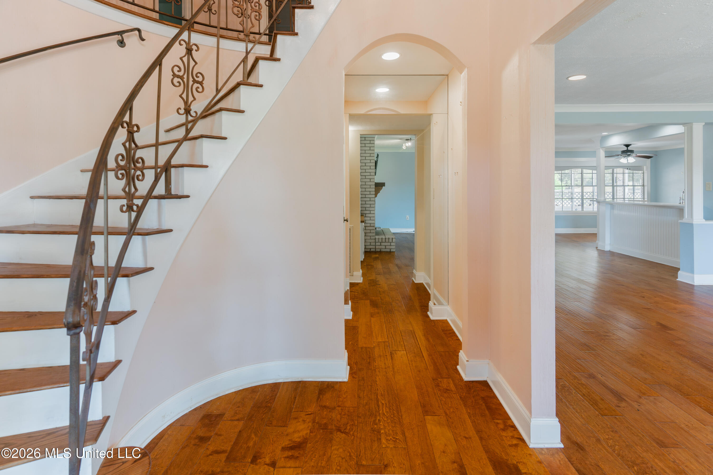 12850 Midway Road Property Photo 16