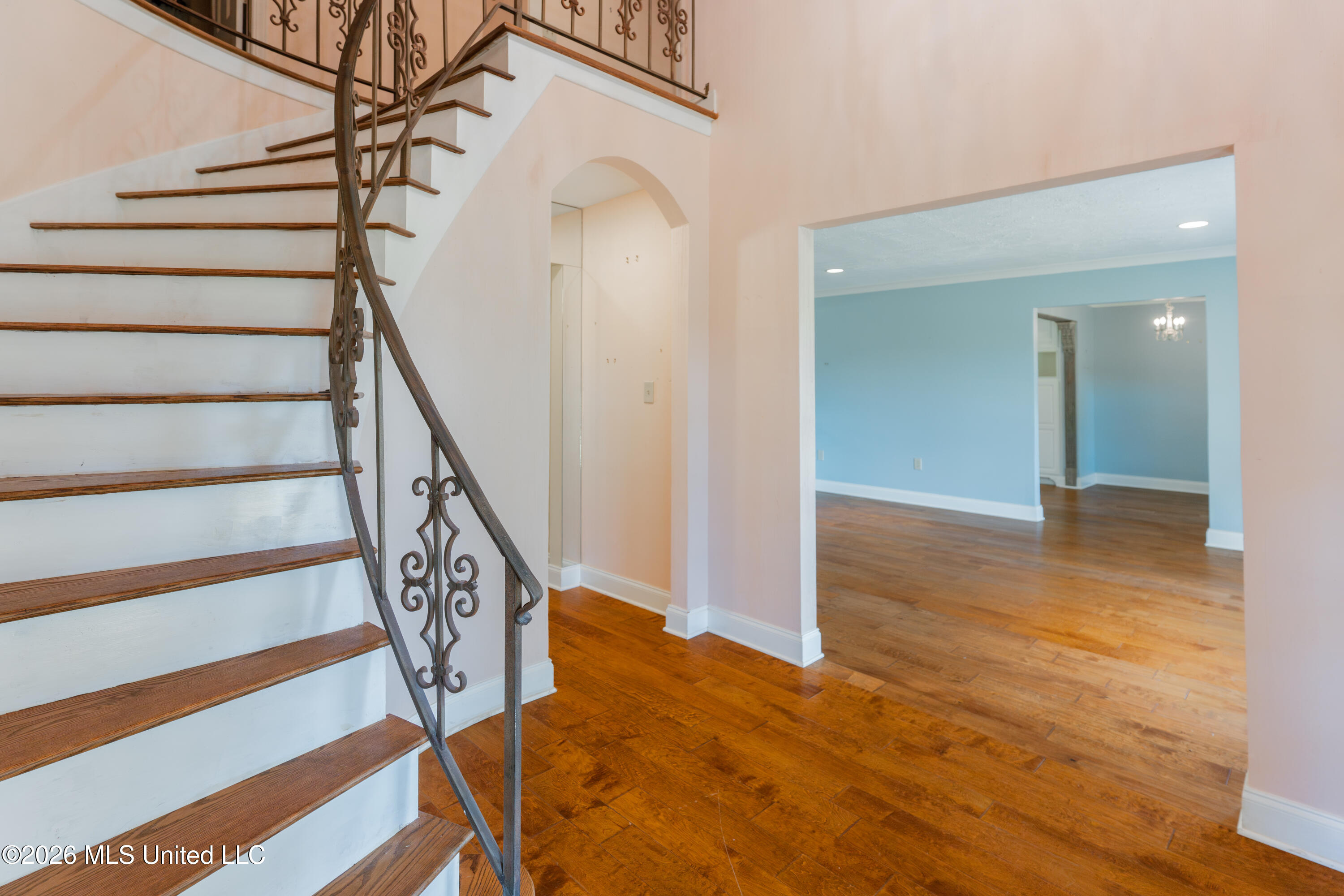 12850 Midway Road Property Photo 17