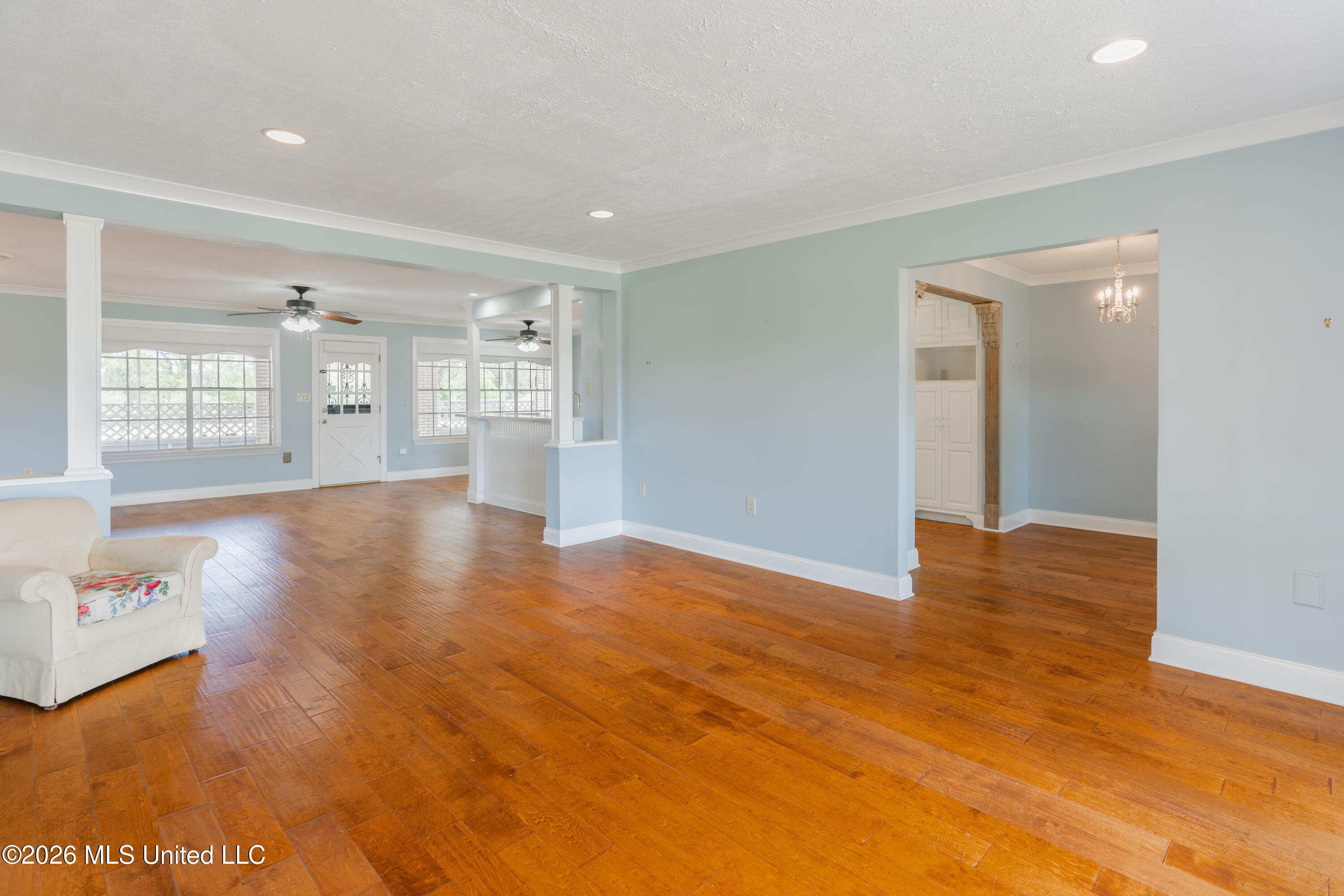 12850 Midway Road Property Photo 18