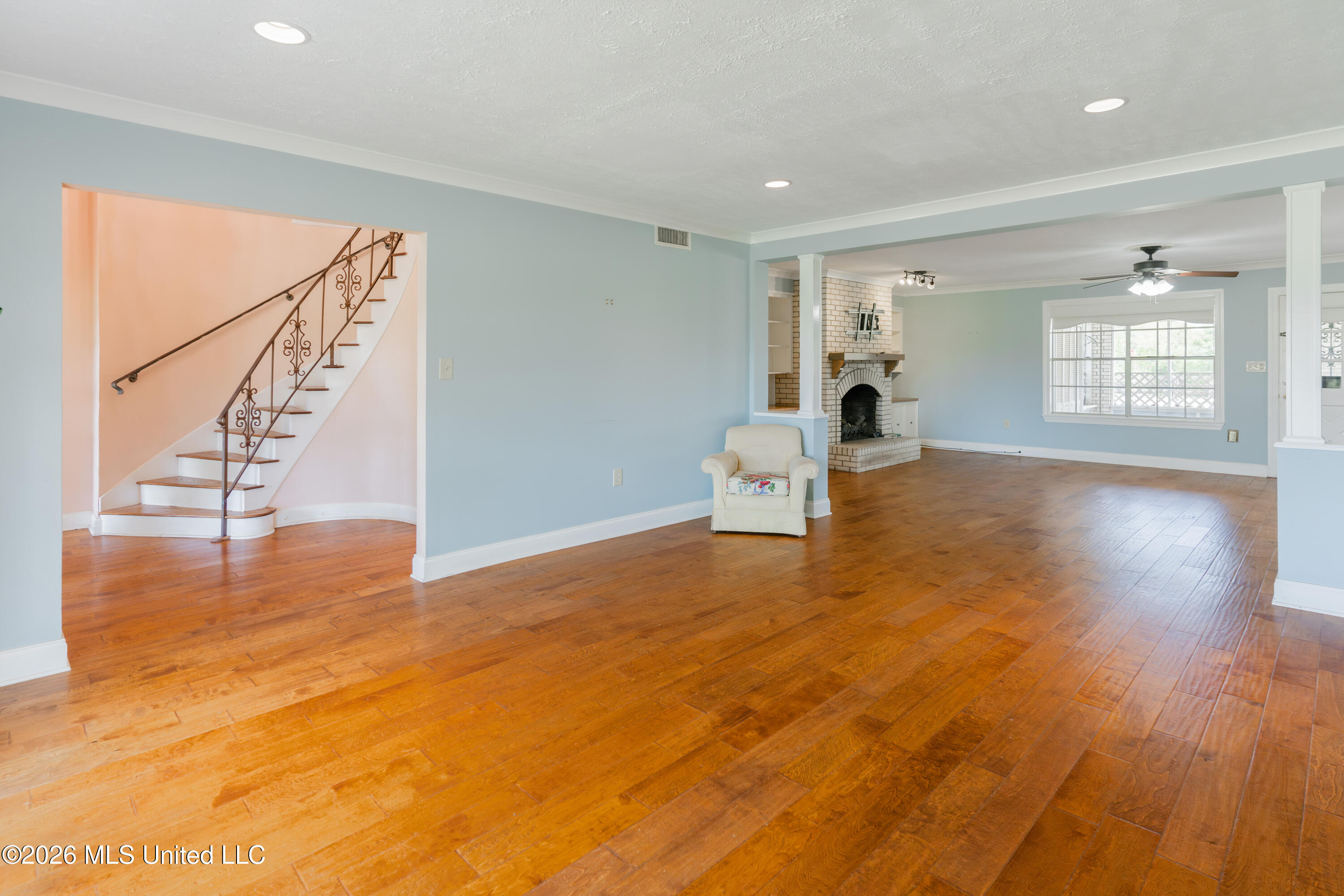 12850 Midway Road Property Photo 19