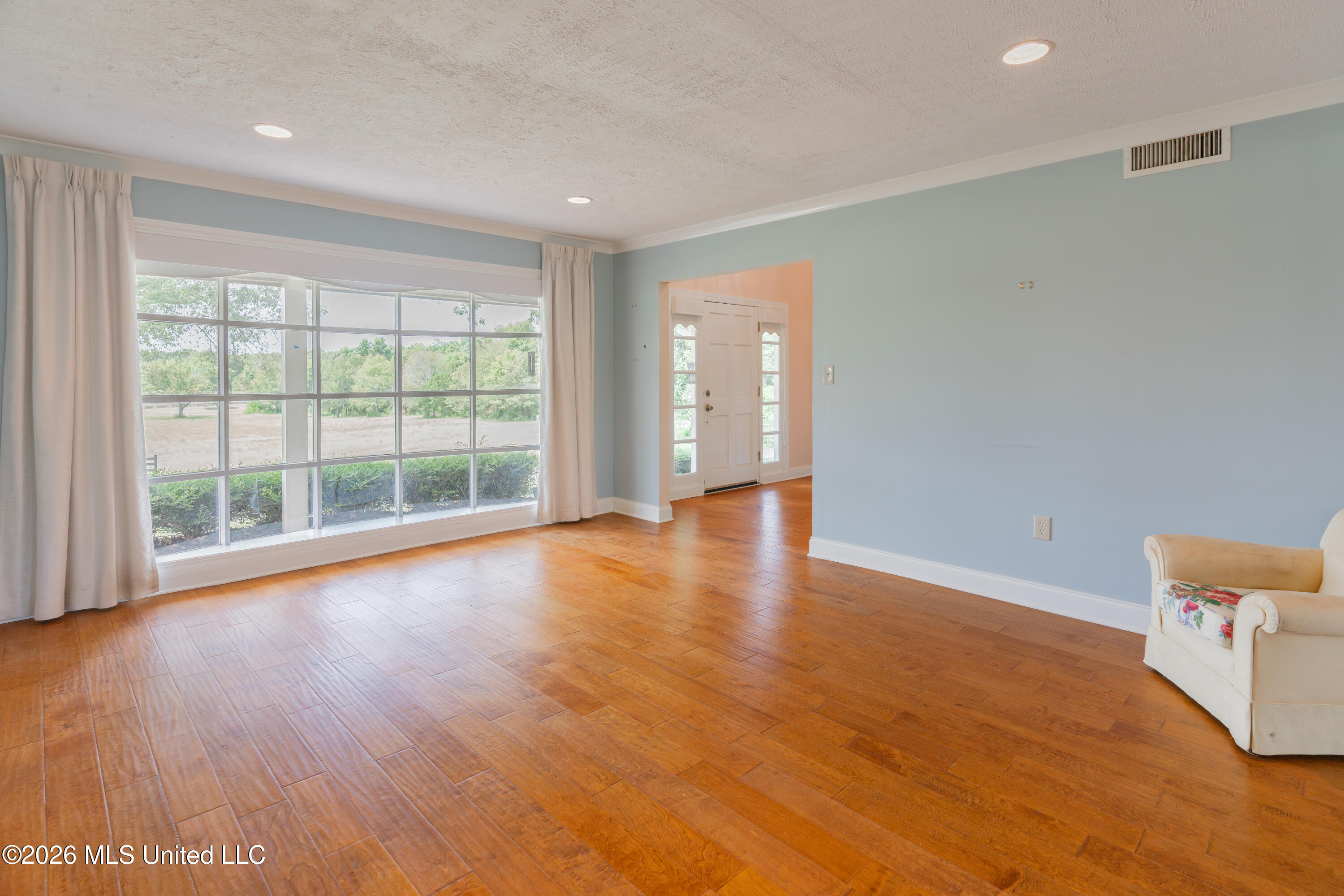 12850 Midway Road Property Photo 20