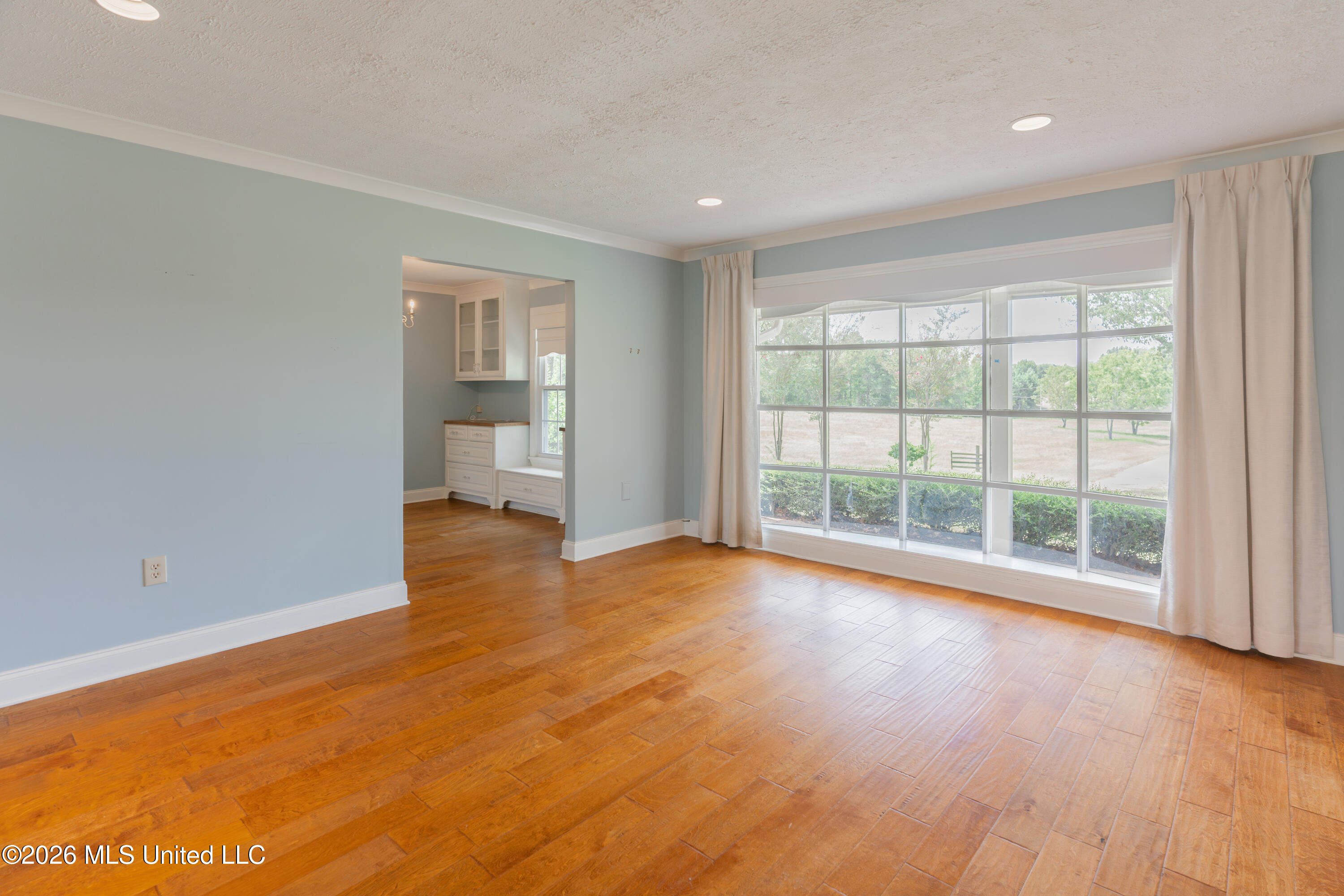 12850 Midway Road Property Photo 21