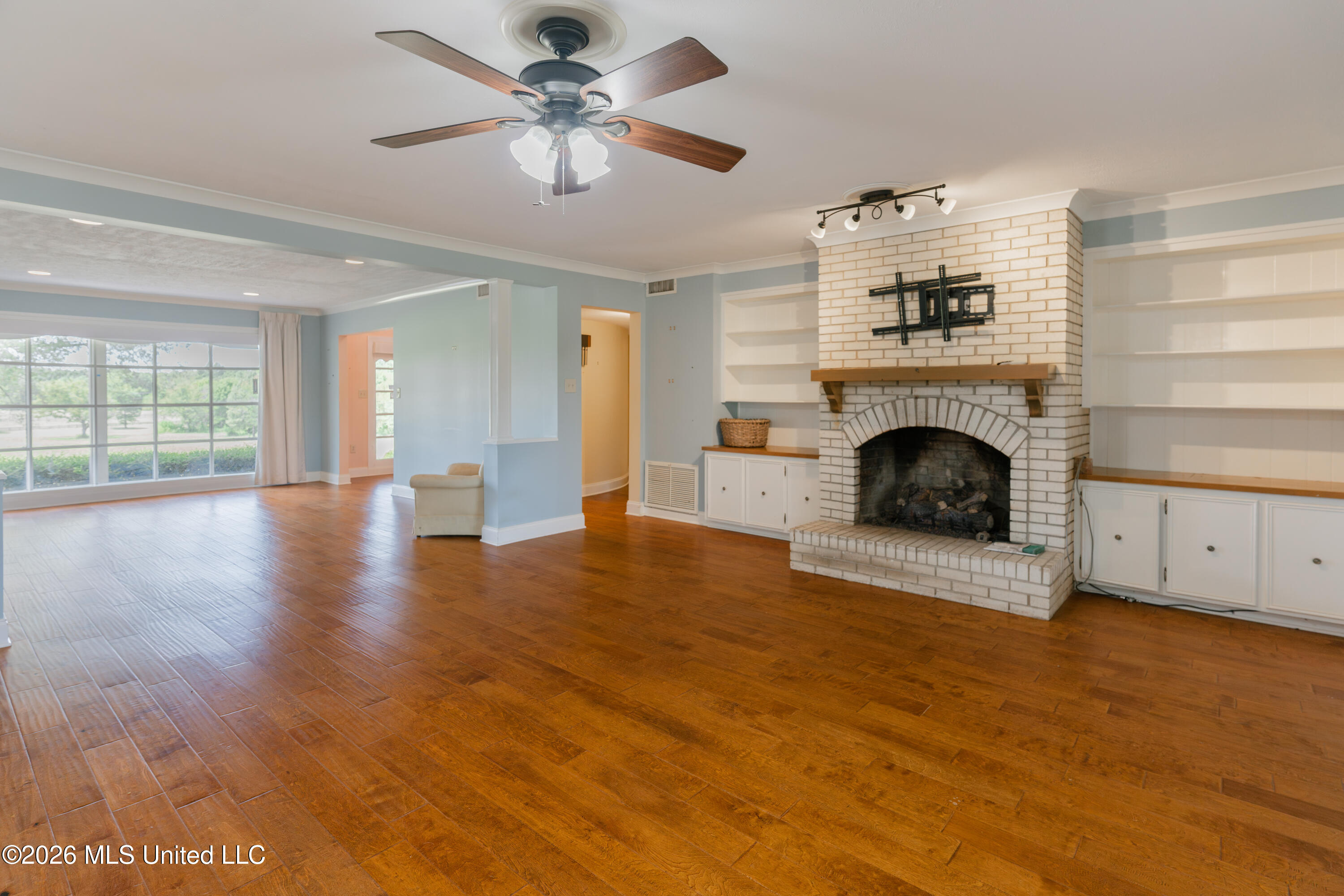 12850 Midway Road Property Photo 25