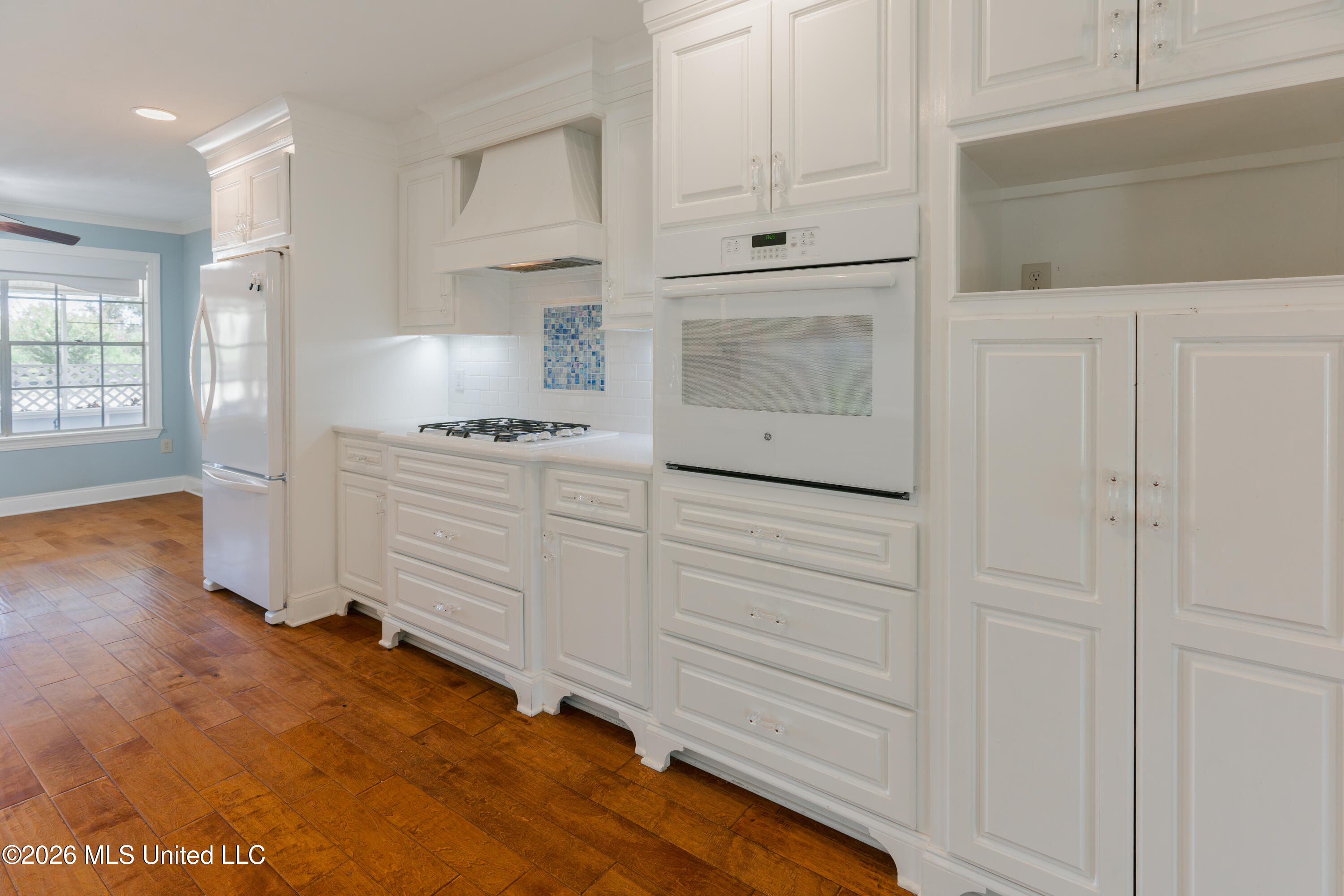 12850 Midway Road Property Photo 34