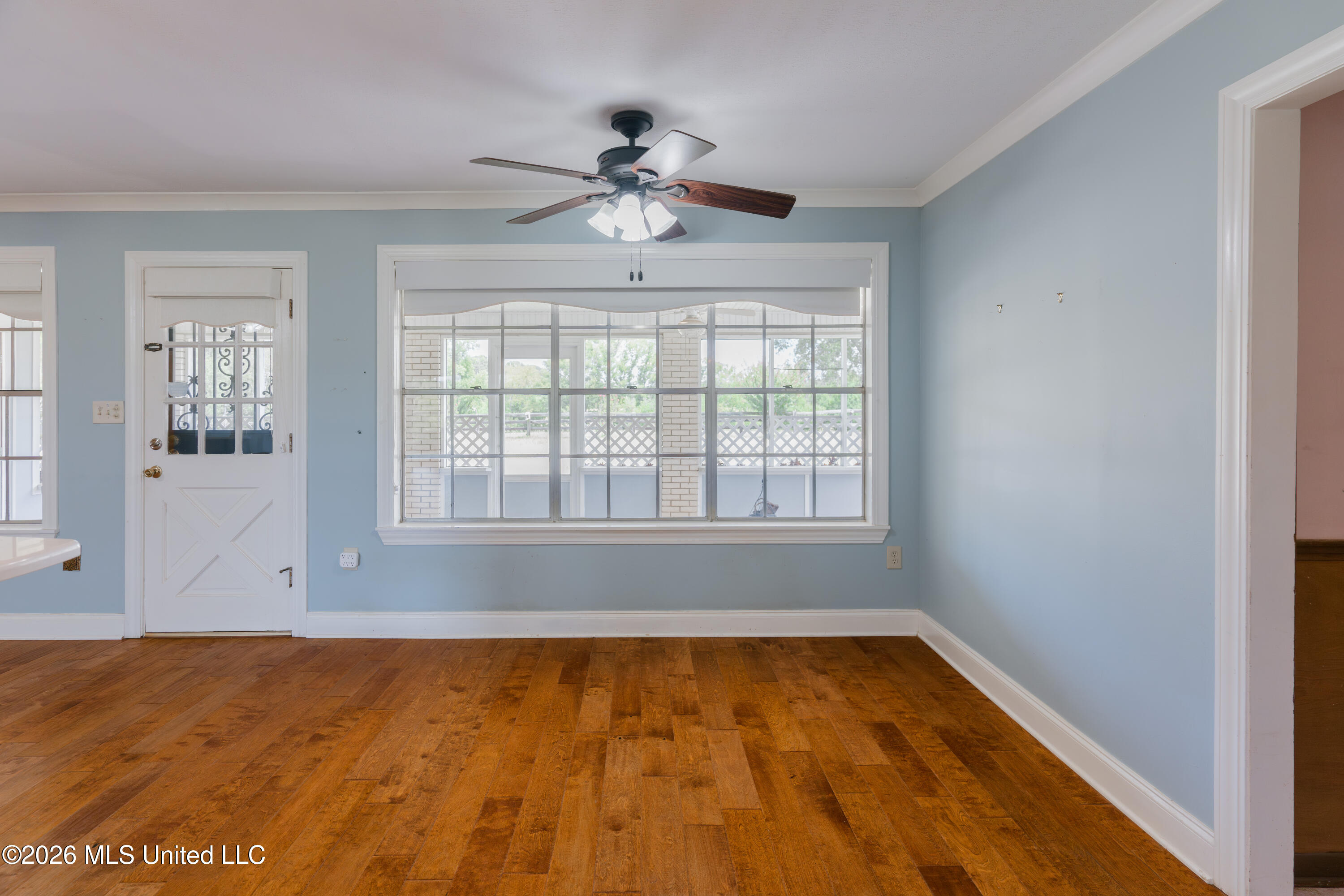 12850 Midway Road Property Photo 42