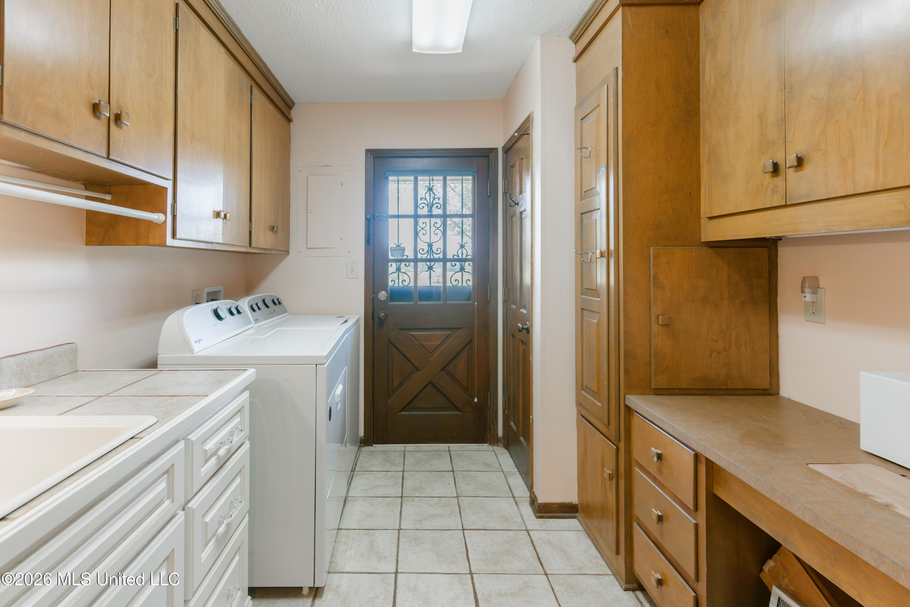 12850 Midway Road Property Photo 47