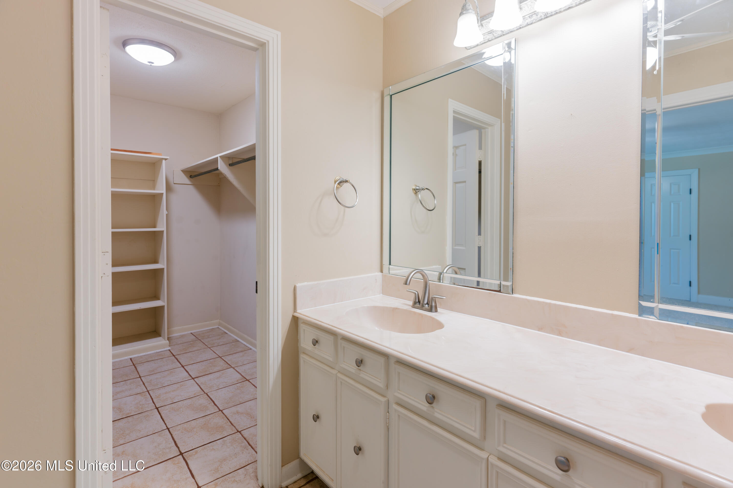 12850 Midway Road Property Photo 60